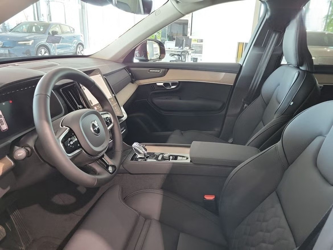 VOLVO XC90 T8 eAWD PluginHybrid Ultra Bright Geartronic-image-5