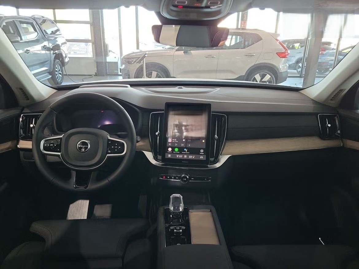 VOLVO XC90 T8 eAWD PluginHybrid Ultra Bright Geartronic-image-8