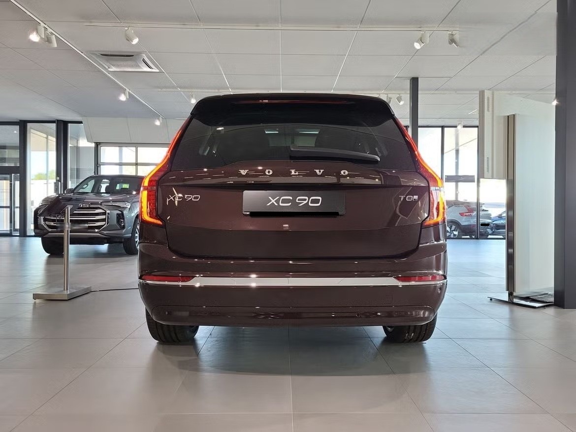 VOLVO XC90 T8 eAWD PluginHybrid Ultra Bright Geartronic-image-3