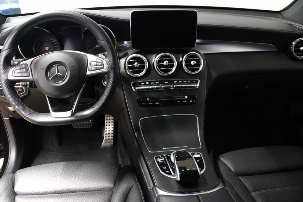MERCEDES-BENZ GLC 300 4Matic AMG Line Coupé-image-5