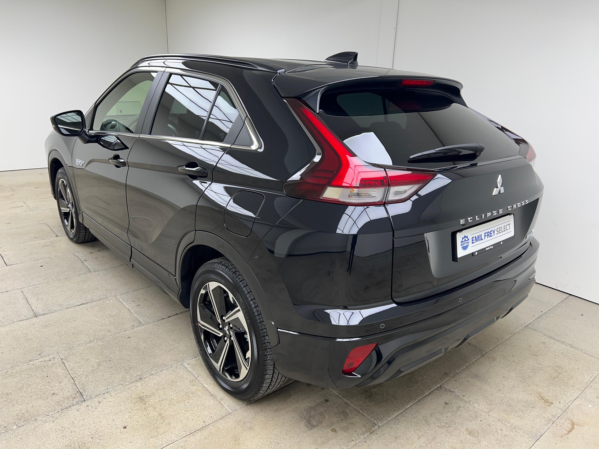 MITSUBISHI Eclipse Cross 2.4 PHEV Intense 4x4 / Jetzt mit attraktivem 1.99% Leasing-image-3