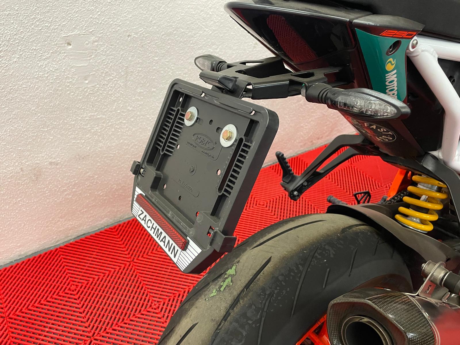 KTM 1290 Super Duke R-image-10