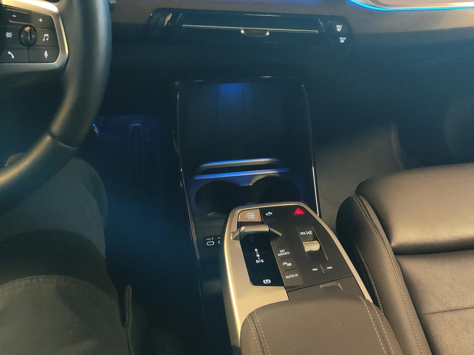 BMW 230e xDrive paddles Active Tourer-image-19