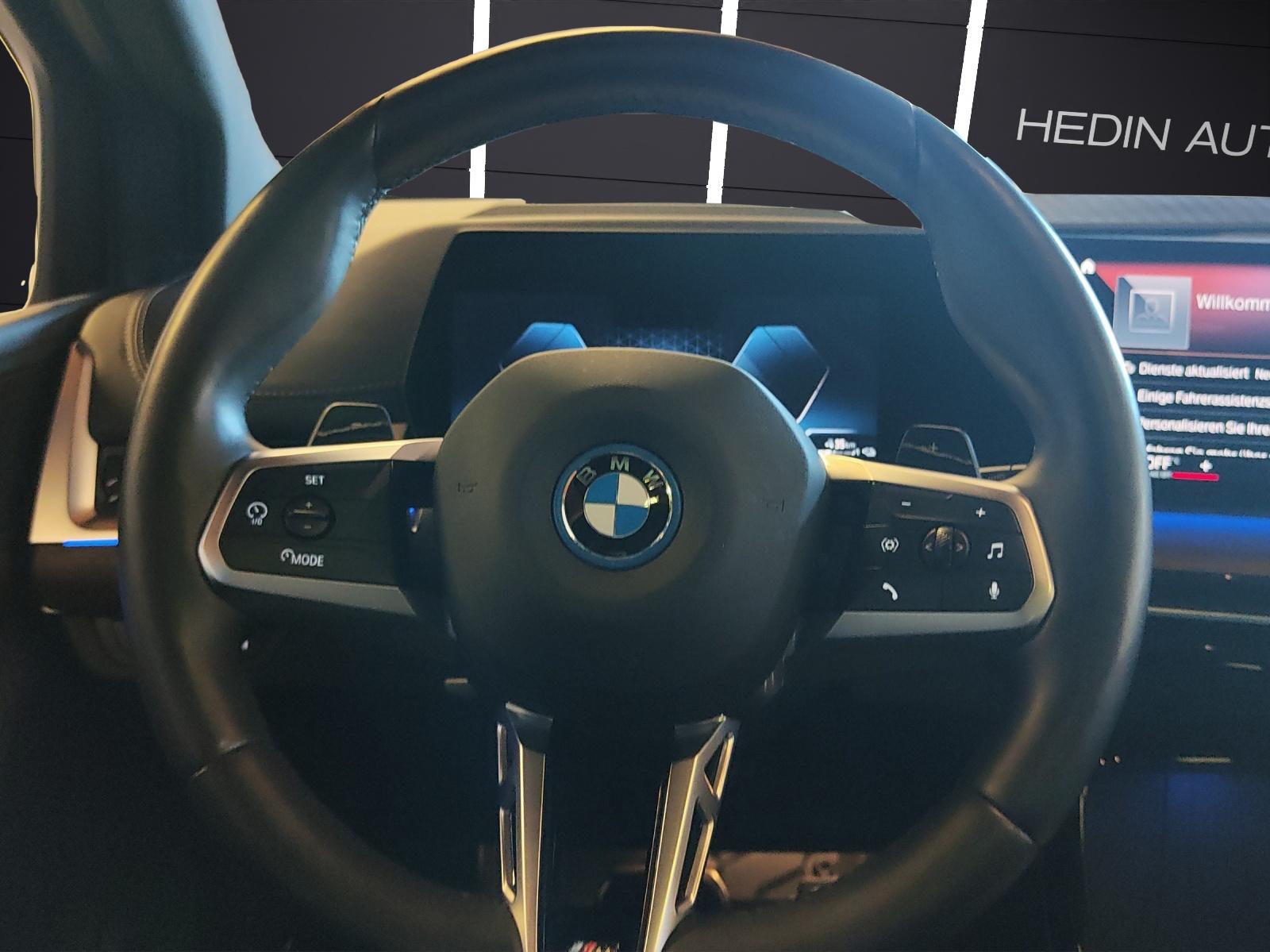 BMW 230e xDrive paddles Active Tourer-image-16