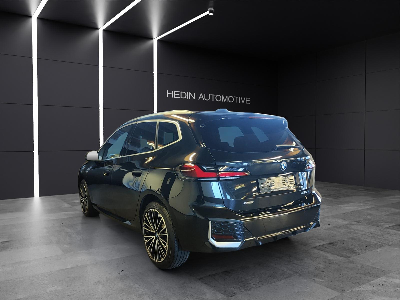 BMW 230e xDrive paddles Active Tourer-image-2
