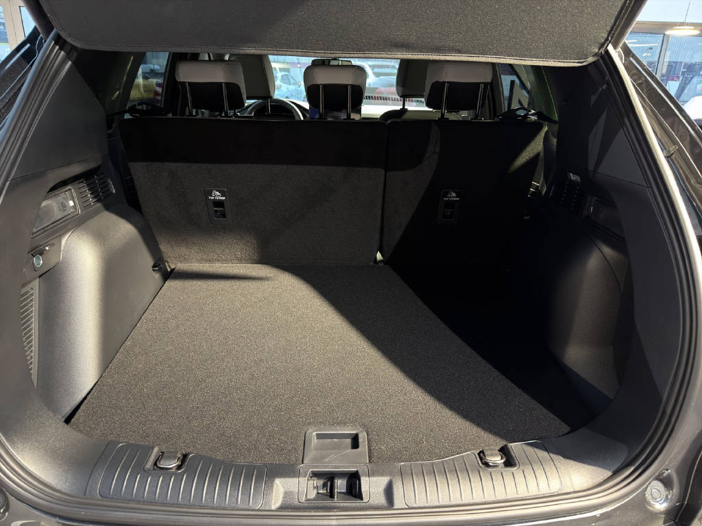 FORD Kuga 2.5 Hybrid Sound Edition 4x4-image-5