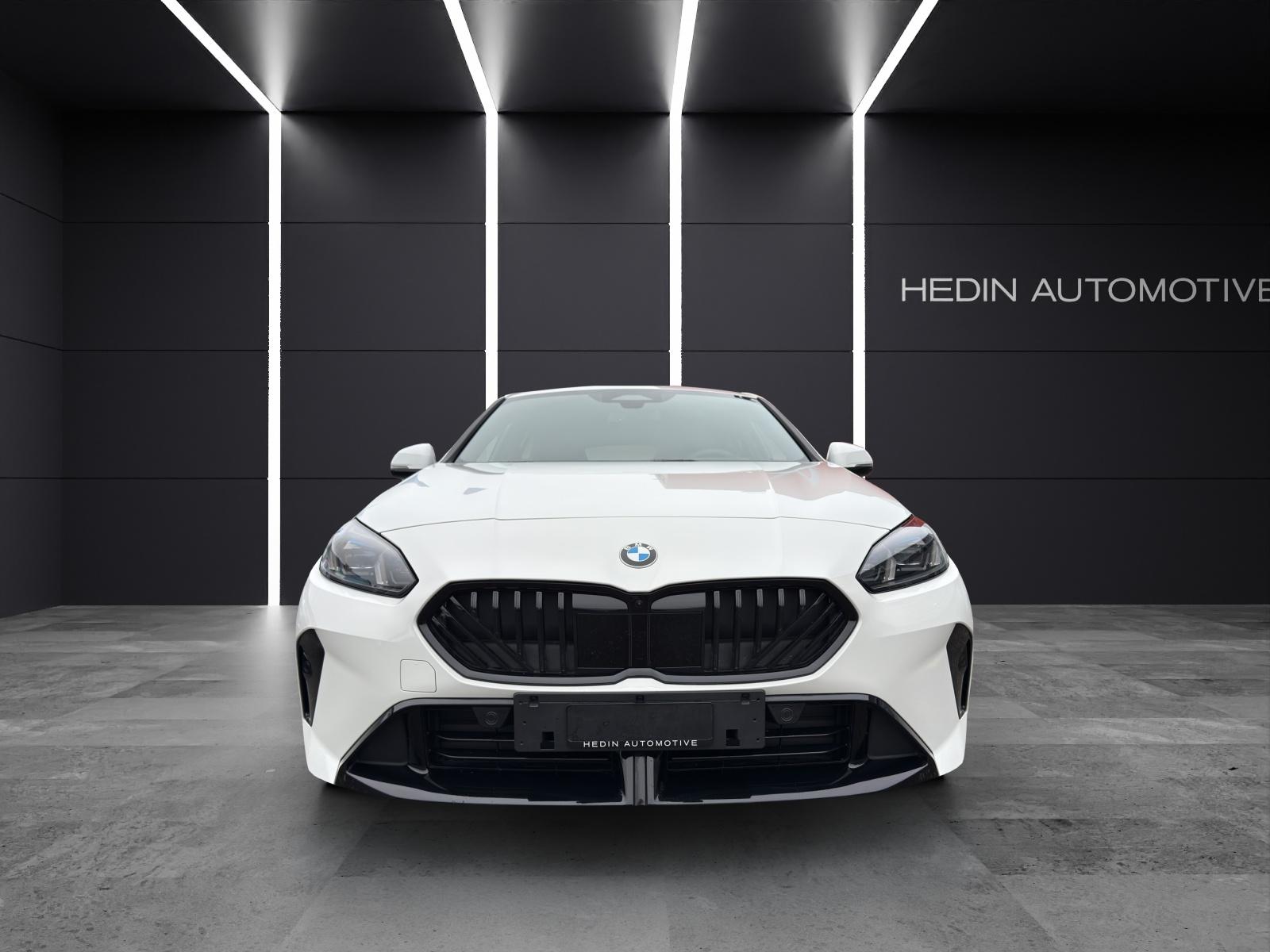 BMW 120i-image-7