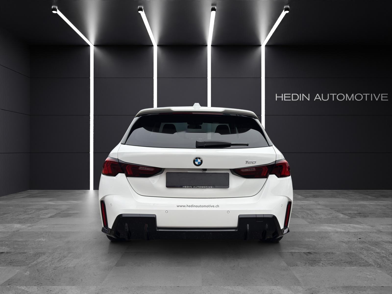 BMW 120i-image-4