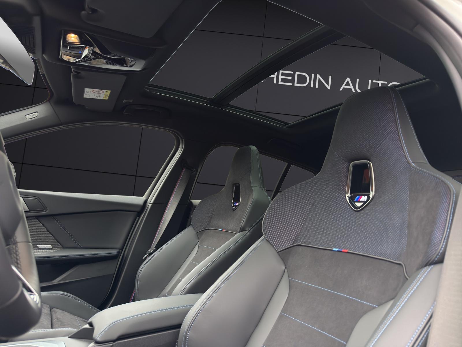 BMW 120i-image-13
