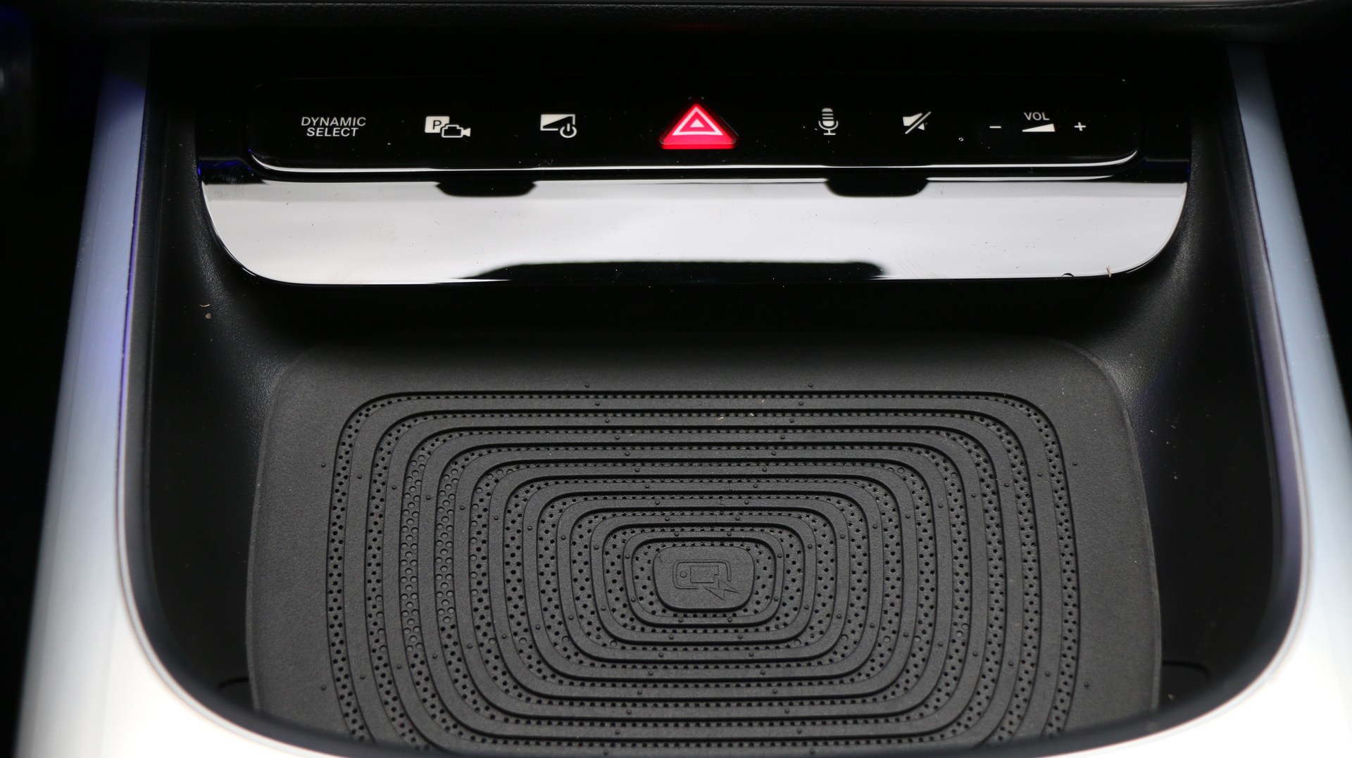 MERCEDES-BENZ CLA 200 (NEW)-image-8
