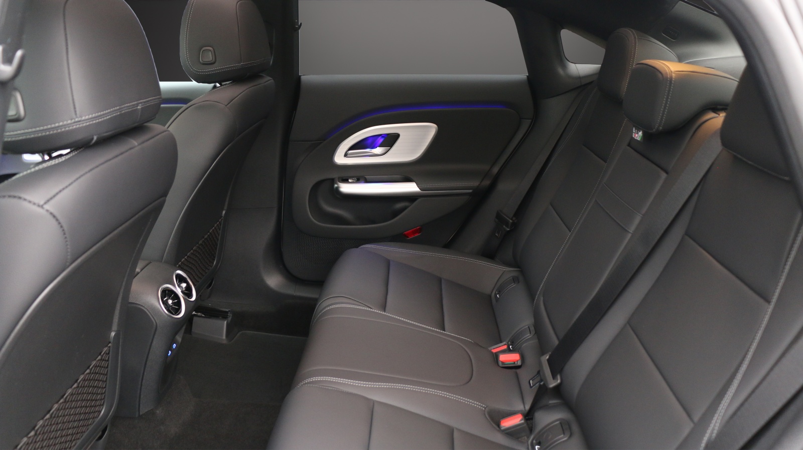 MERCEDES-BENZ CLA 200 (NEW)-image-12