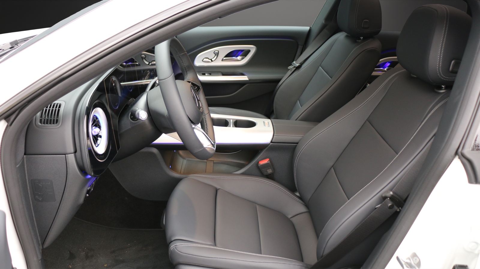 MERCEDES-BENZ CLA 200 (NEW)-image-11