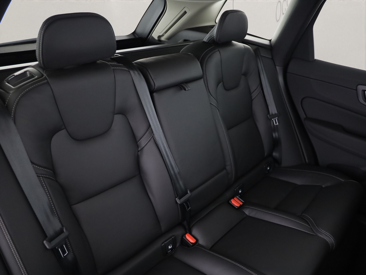 VOLVO XC60 2.0 T8 TE Ultra Dark eAWD-image-5