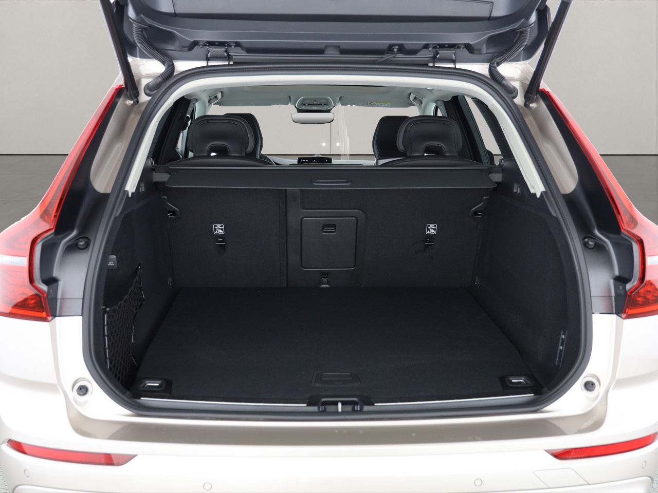 VOLVO XC60 2.0 T8 TE Ultra Dark eAWD-image-2