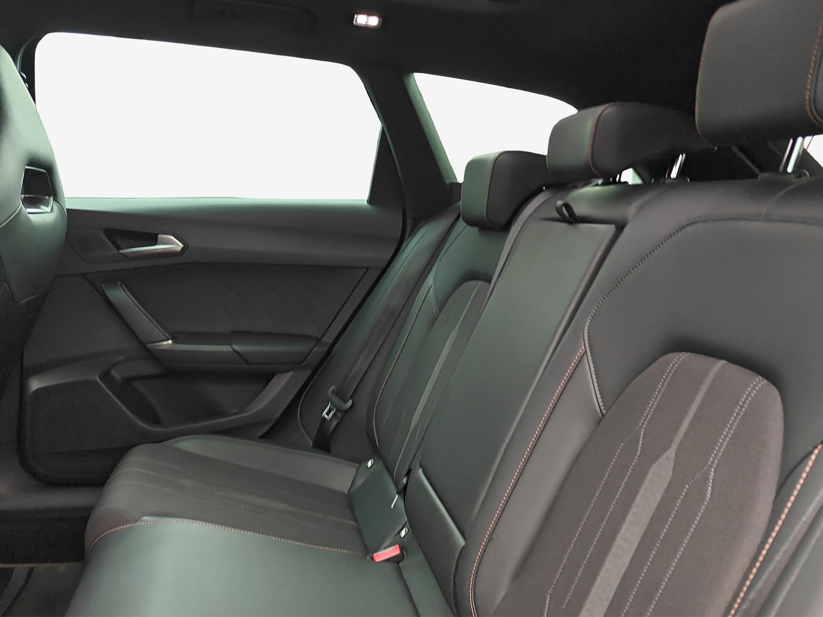 CUPRA LEON ST 1.4 e-HYBRID pHEV DSG-image-12