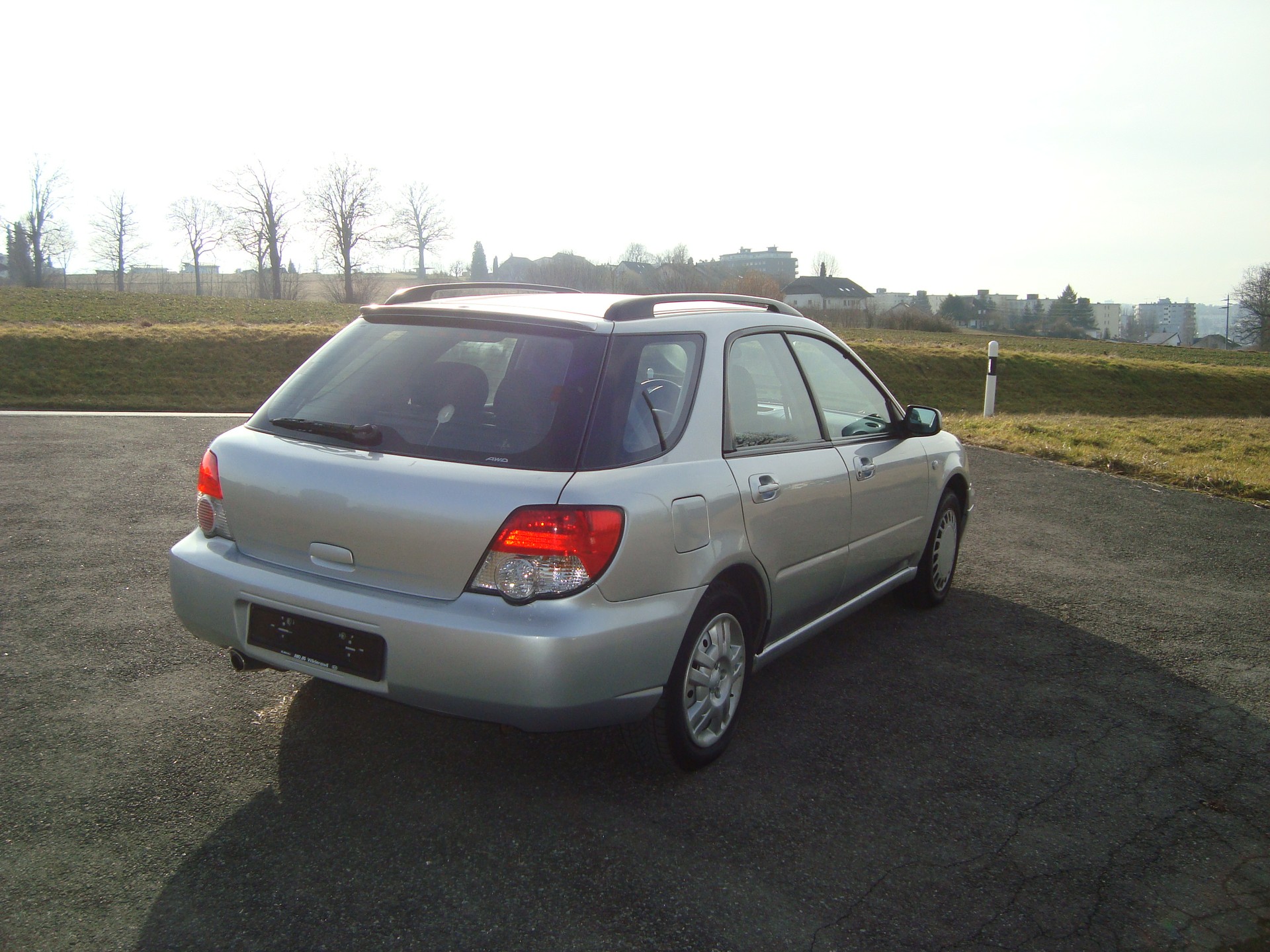 SUBARU Impreza 2.0-image-2