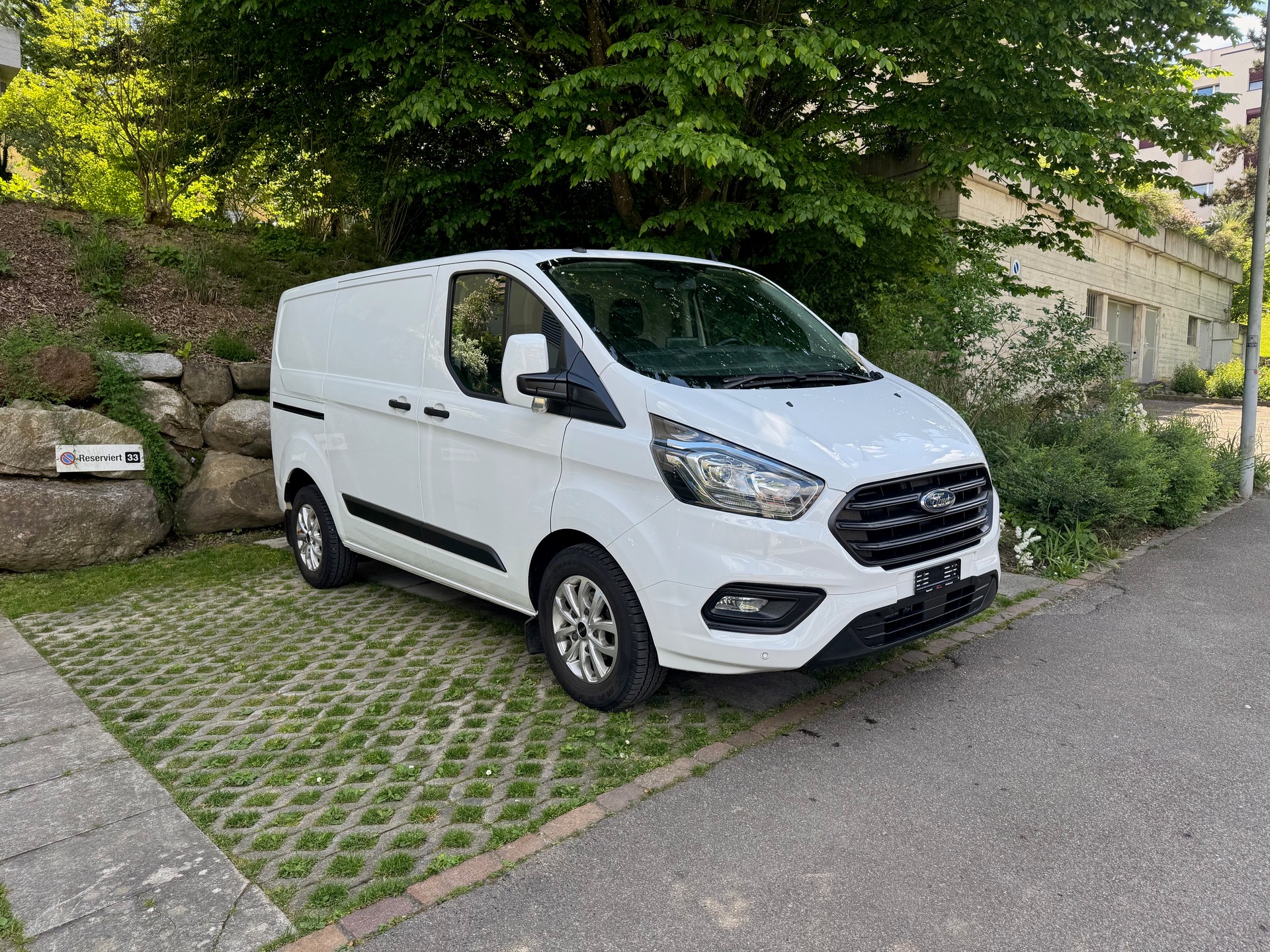 FORD Transit Custom Van 300 L1H1 Trend A-image-2