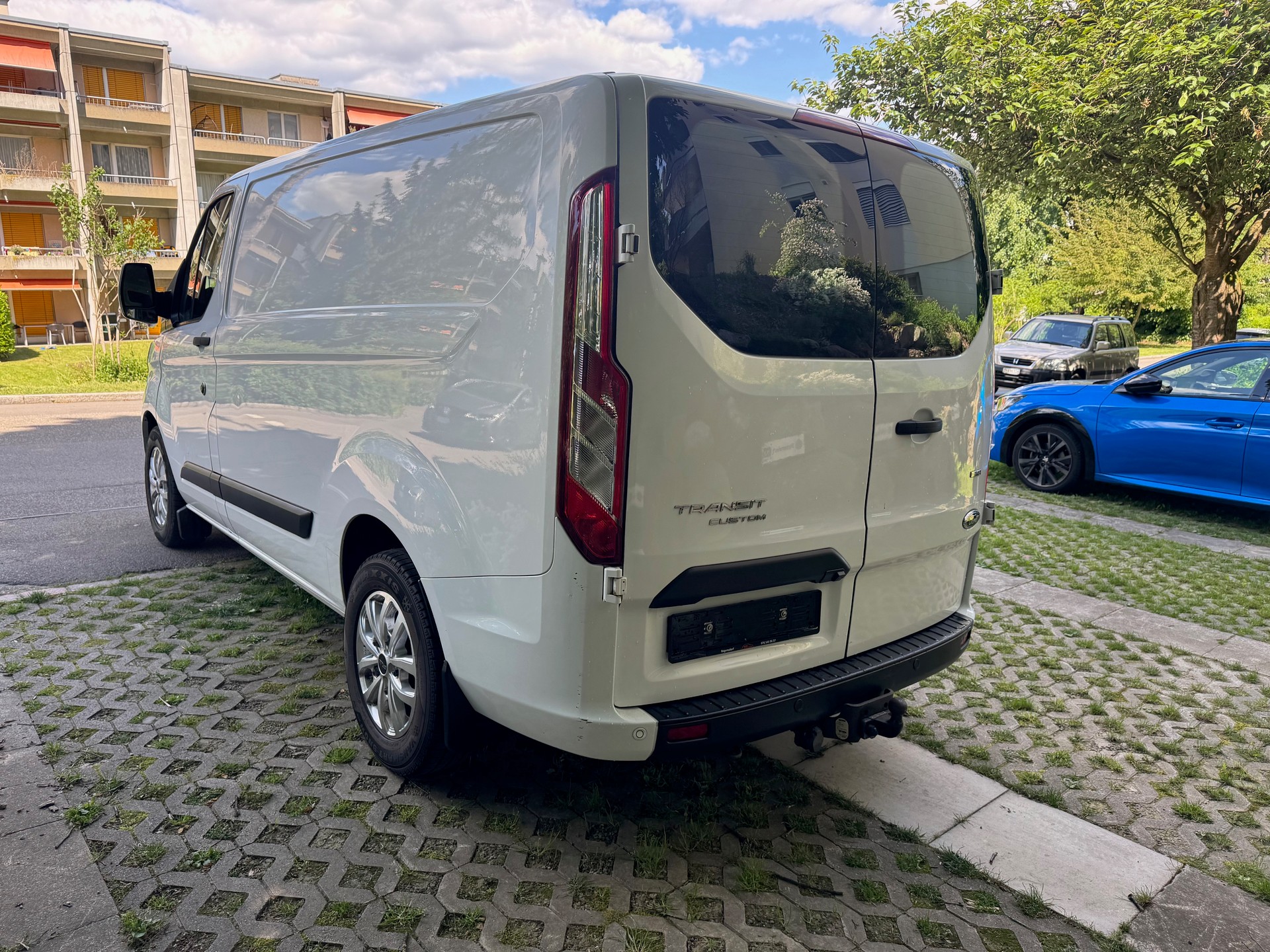 FORD Transit Custom Van 300 L1H1 Trend A-image-3