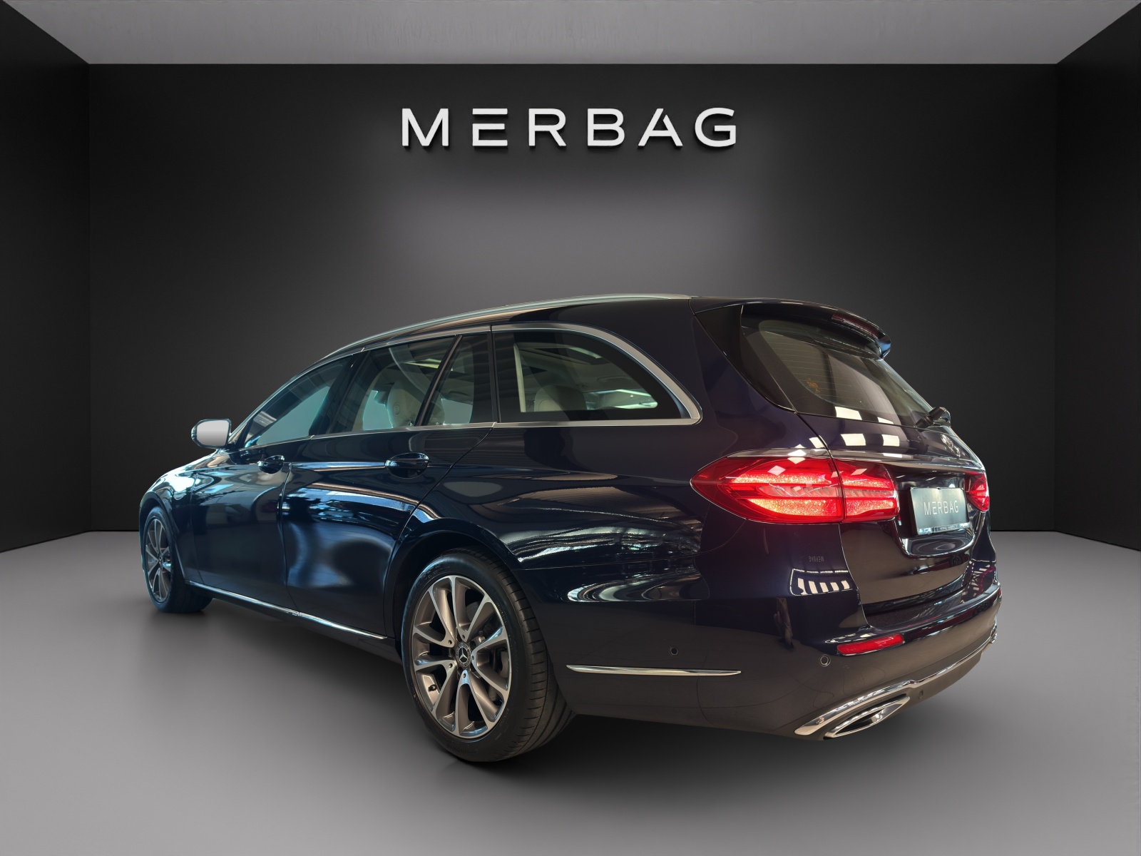 MERCEDES-BENZ E 350 d Exclusive 4Matic-image-3