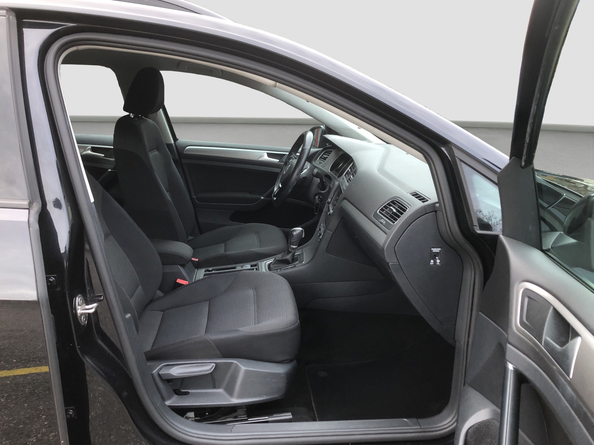 VW Golf Variant 2.0 TDI Highline DSG-image-12