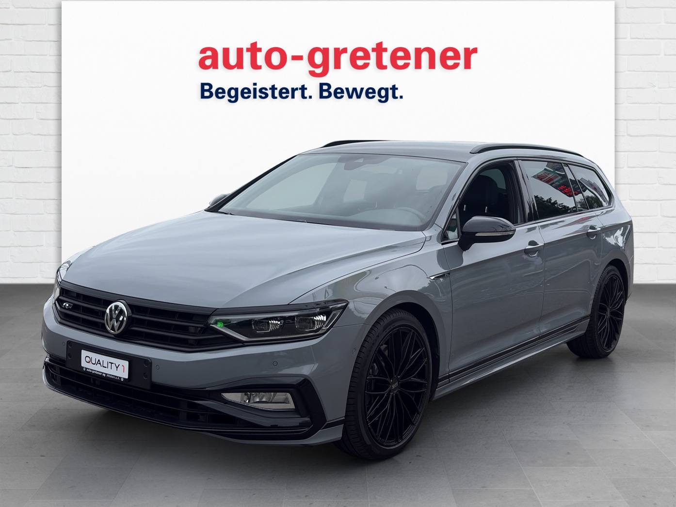 VW Passat Variant 2.0 TSI R-Line Design DSG 4m-image-0