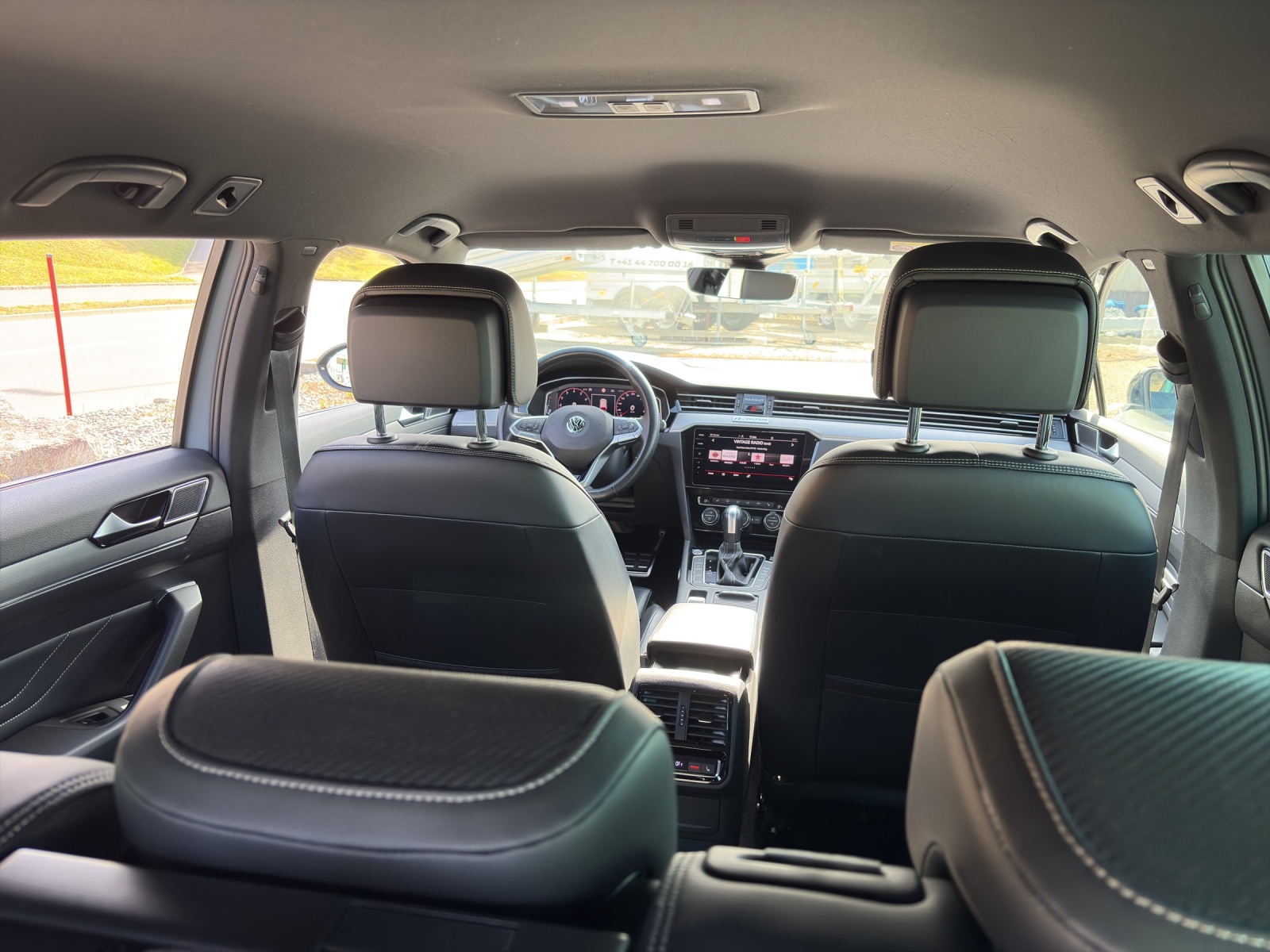 VW Passat Variant 2.0 TSI R-Line Design DSG 4m-image-10