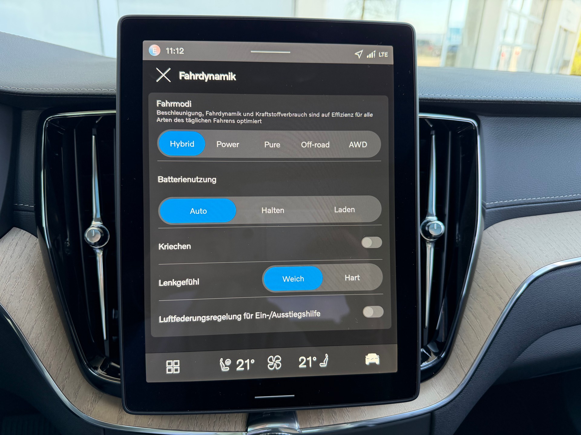 VOLVO XC60 T8 eAWD PluginHybrid Ultra Dark Geartronic-image-19