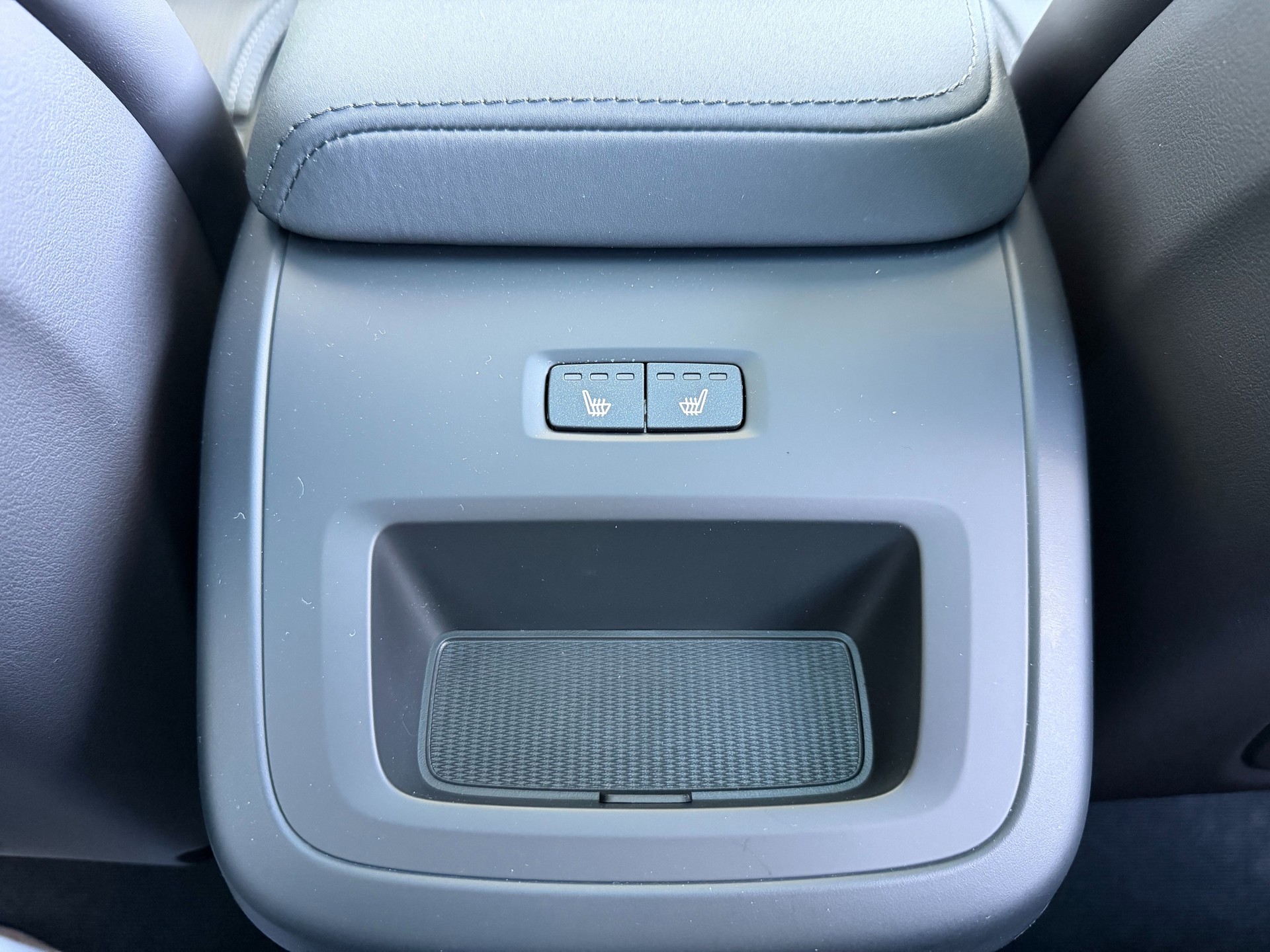 VOLVO XC60 T8 eAWD PluginHybrid Ultra Dark Geartronic-image-5
