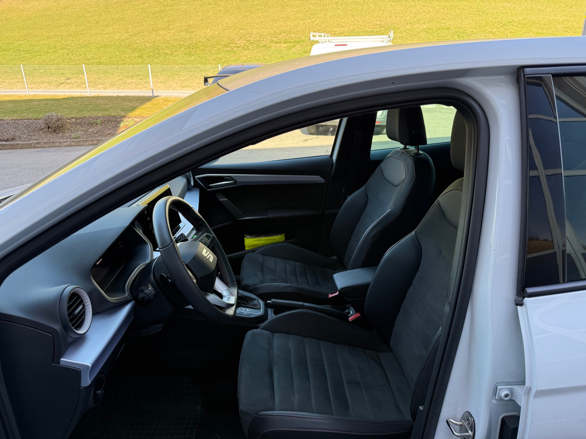 SEAT Ibiza 1.0 EcoTSI Hola FR DSG-image-7