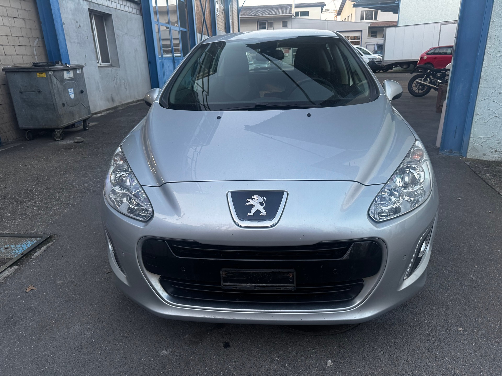 PEUGEOT 308 1.6 HDI Allure EGS6-image-4