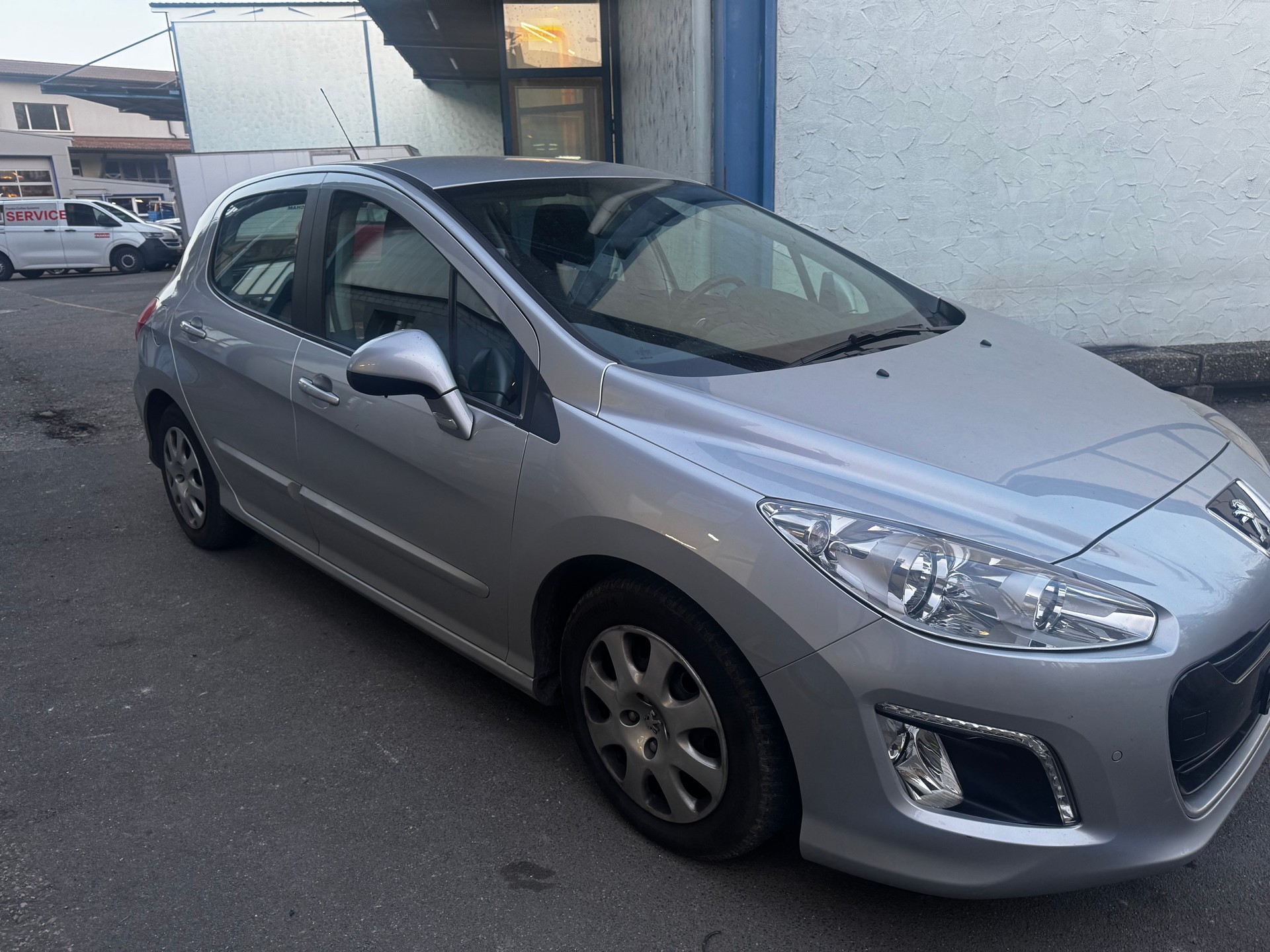PEUGEOT 308 1.6 HDI Allure EGS6