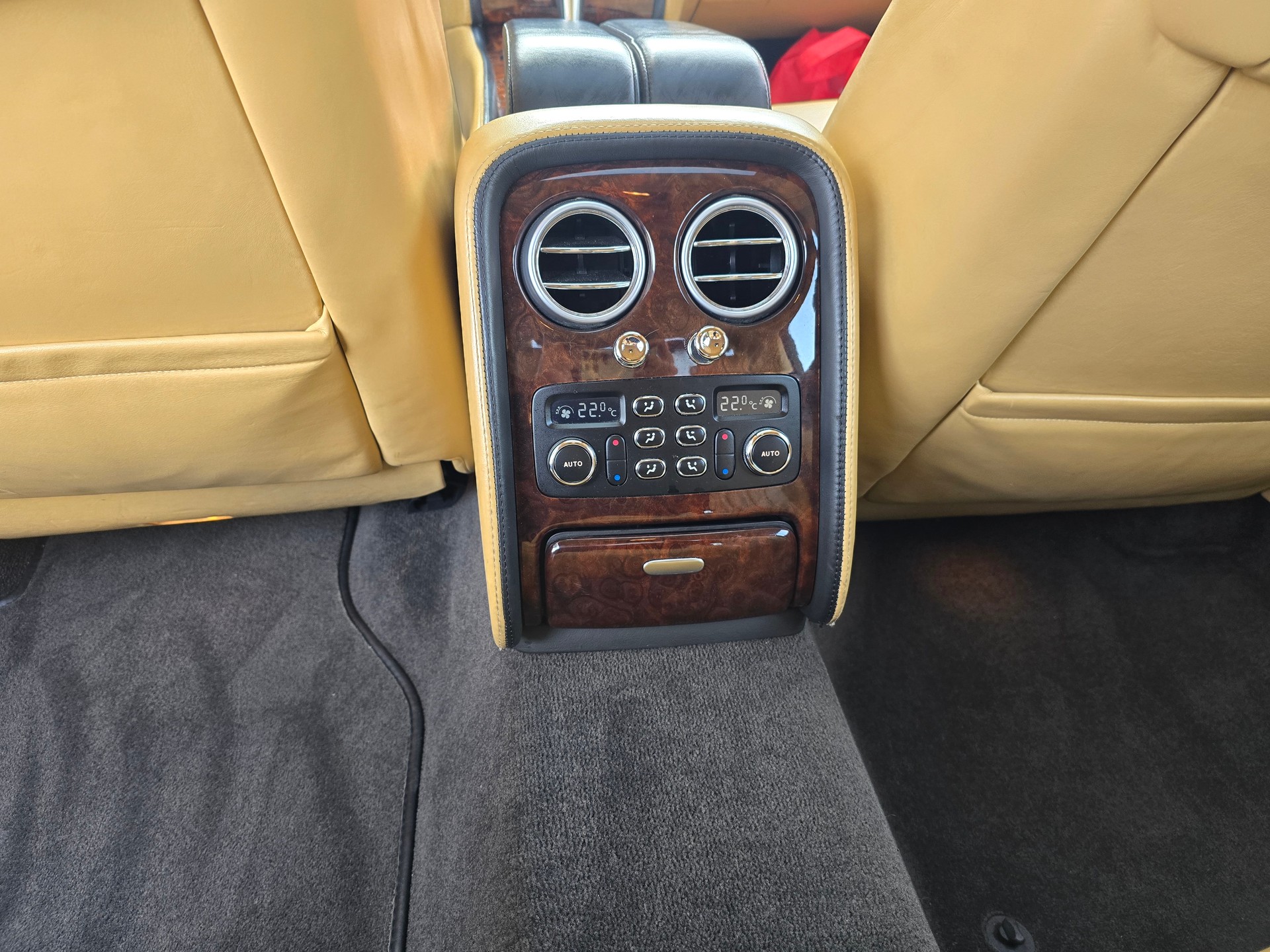 BENTLEY Continental Flying Spur 6.0-image-15