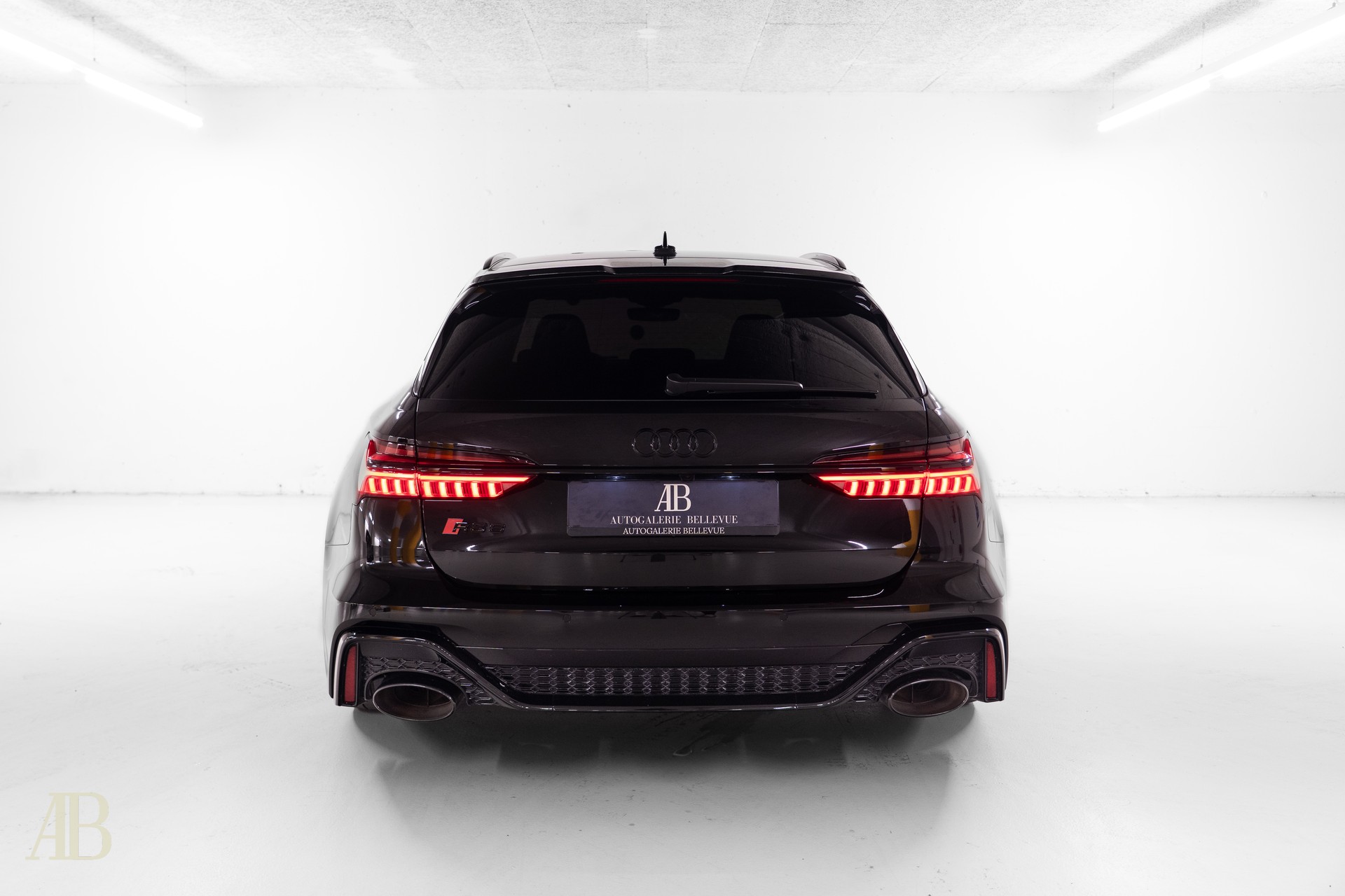 AUDI RS6 Avant 4.0 V8 TFSI quattro T-Tronic - Ab Service-image-5