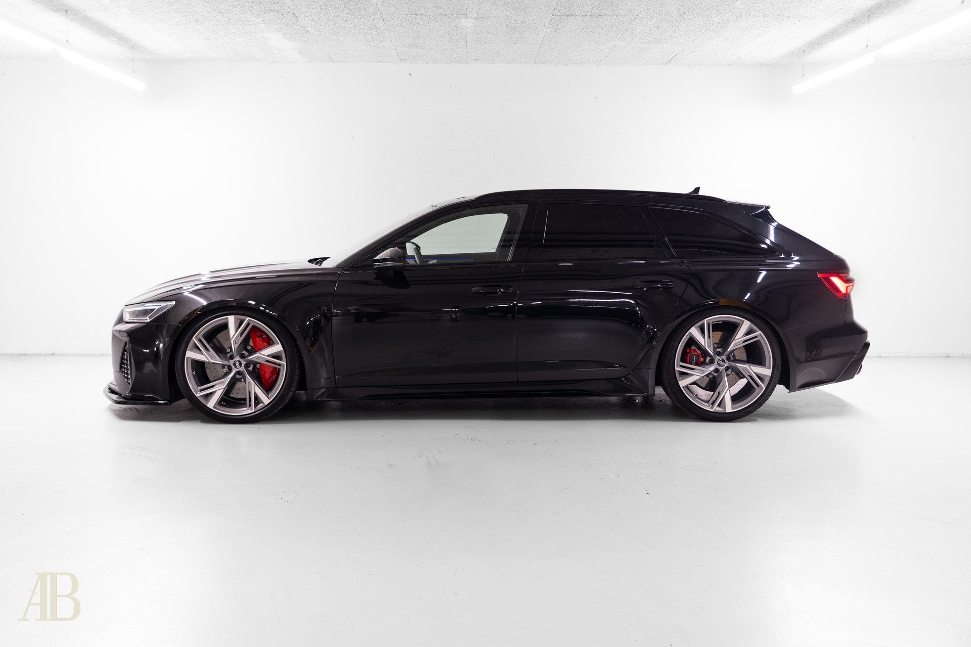 AUDI RS6 Avant 4.0 V8 TFSI quattro T-Tronic - Ab Service-image-3