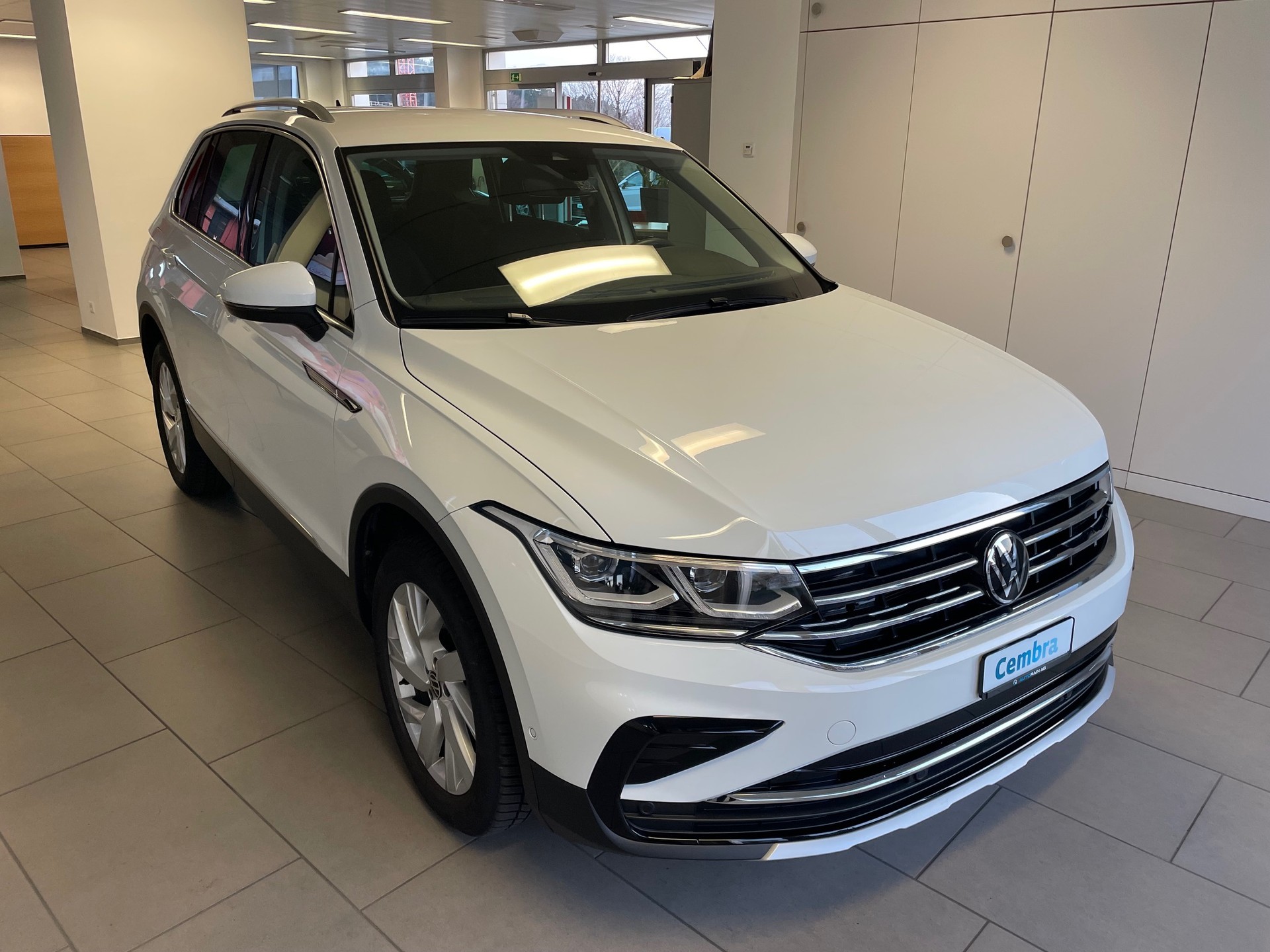 VW Tiguan 2.0 TDI SCR Elegance 4Motion DSG-image-1