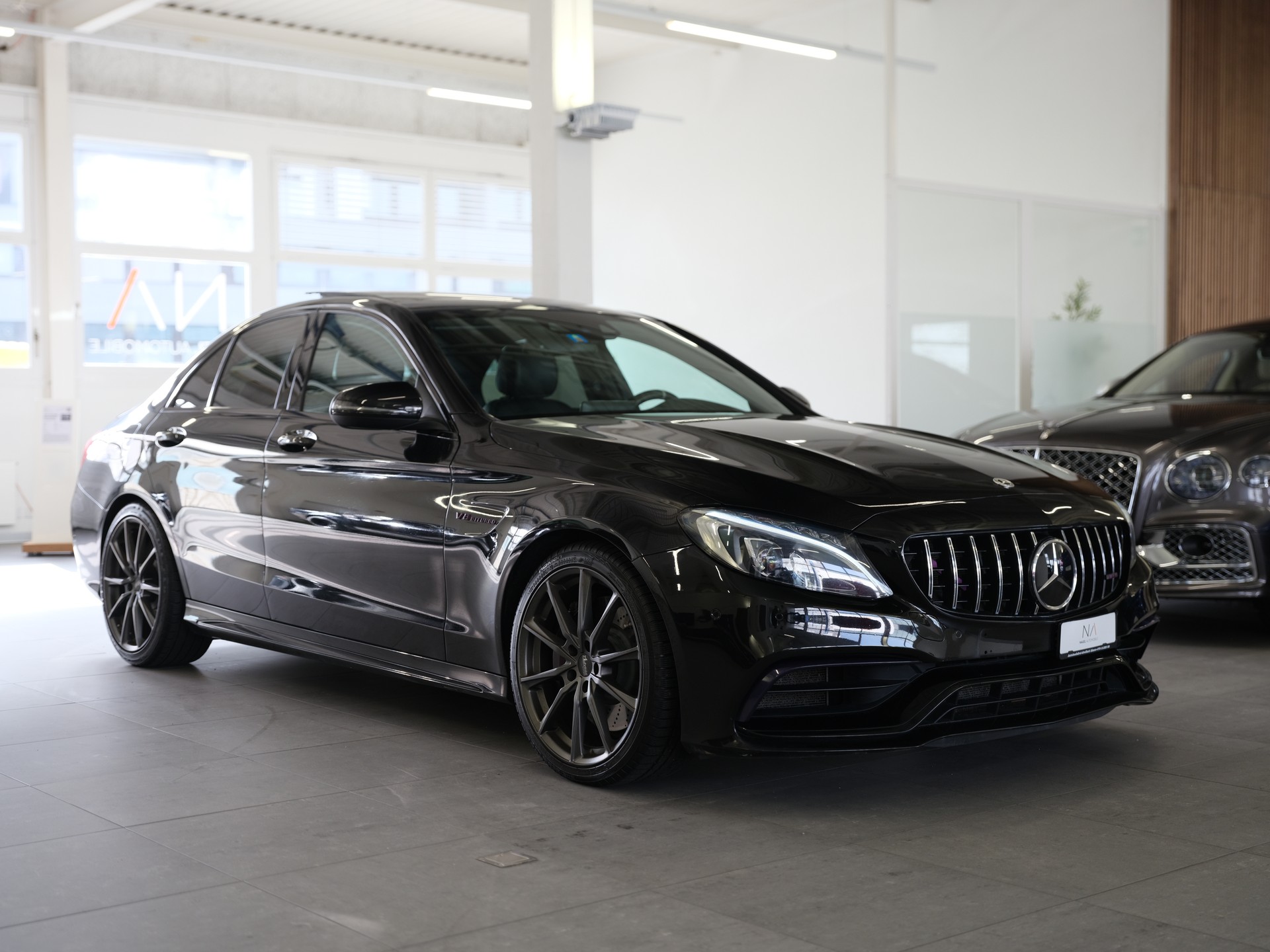 MERCEDES-BENZ C 63 AMG Speedshift *AMG Abgasanlage* *Panorama* *Burmester Soundsystem*-image-1