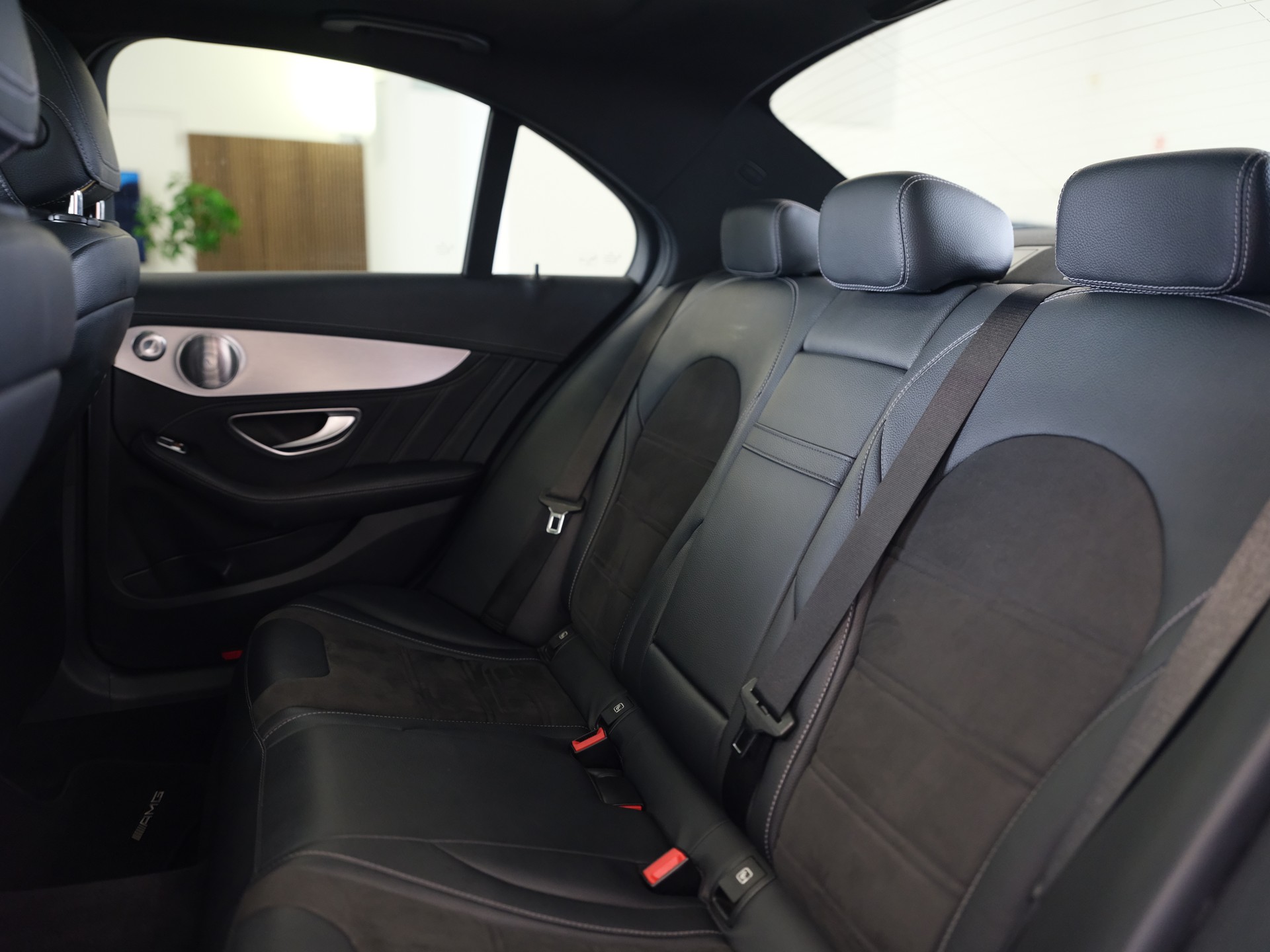 MERCEDES-BENZ C 63 AMG Speedshift *AMG Abgasanlage* *Panorama* *Burmester Soundsystem*-image-26