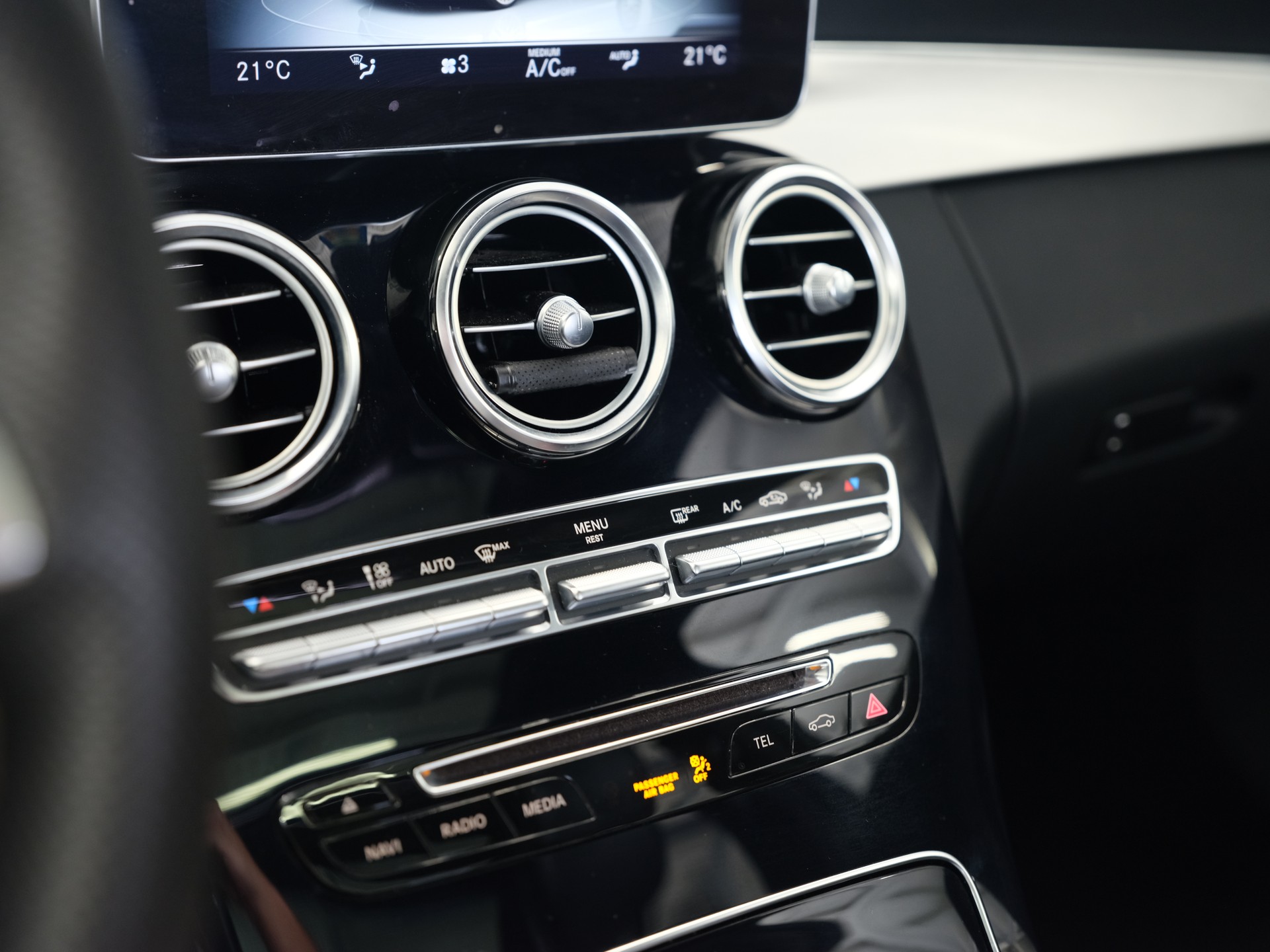 MERCEDES-BENZ C 63 AMG Speedshift *AMG Abgasanlage* *Panorama* *Burmester Soundsystem*-image-21