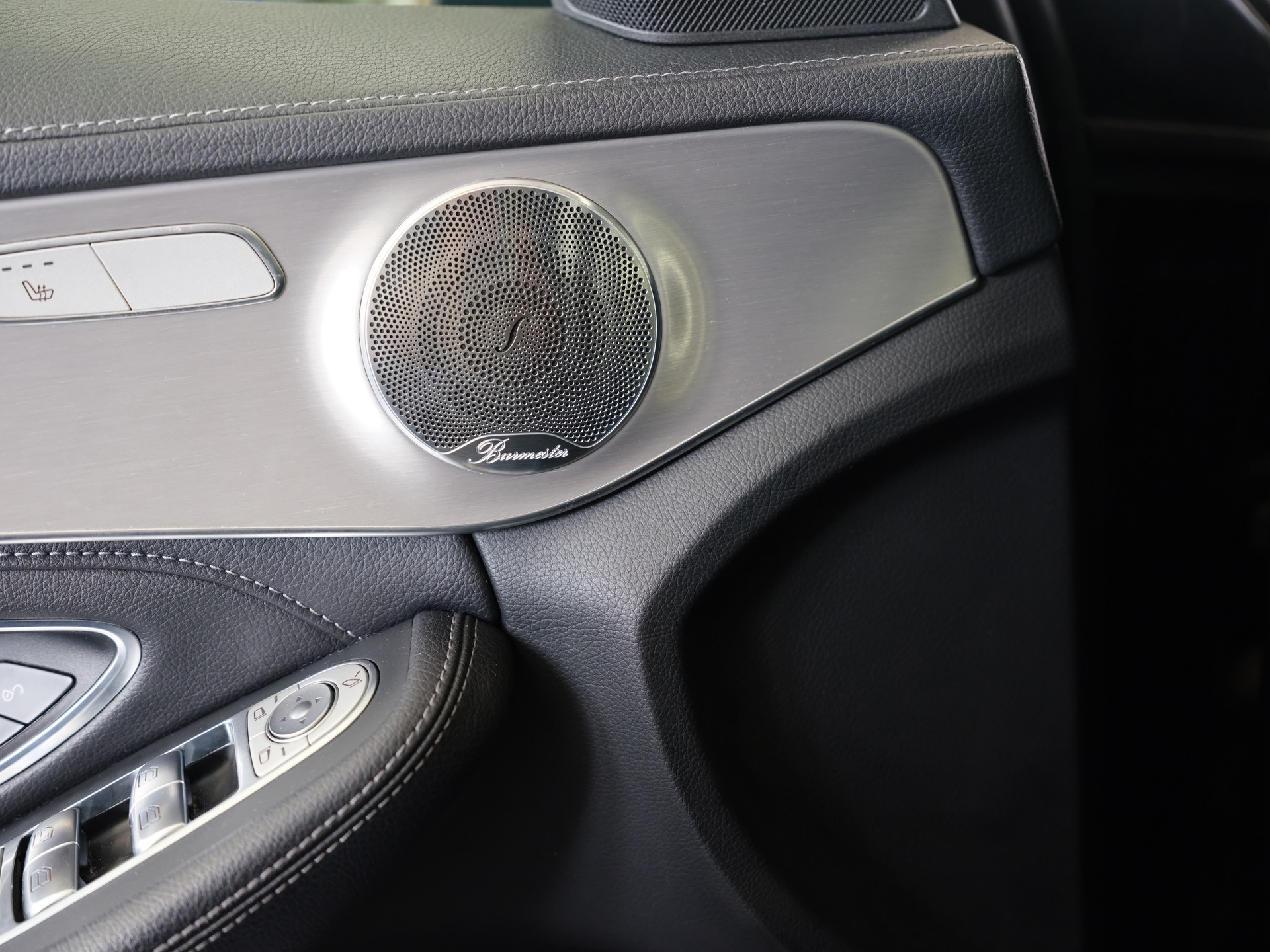 MERCEDES-BENZ C 63 AMG Speedshift *AMG Abgasanlage* *Panorama* *Burmester Soundsystem*-image-25