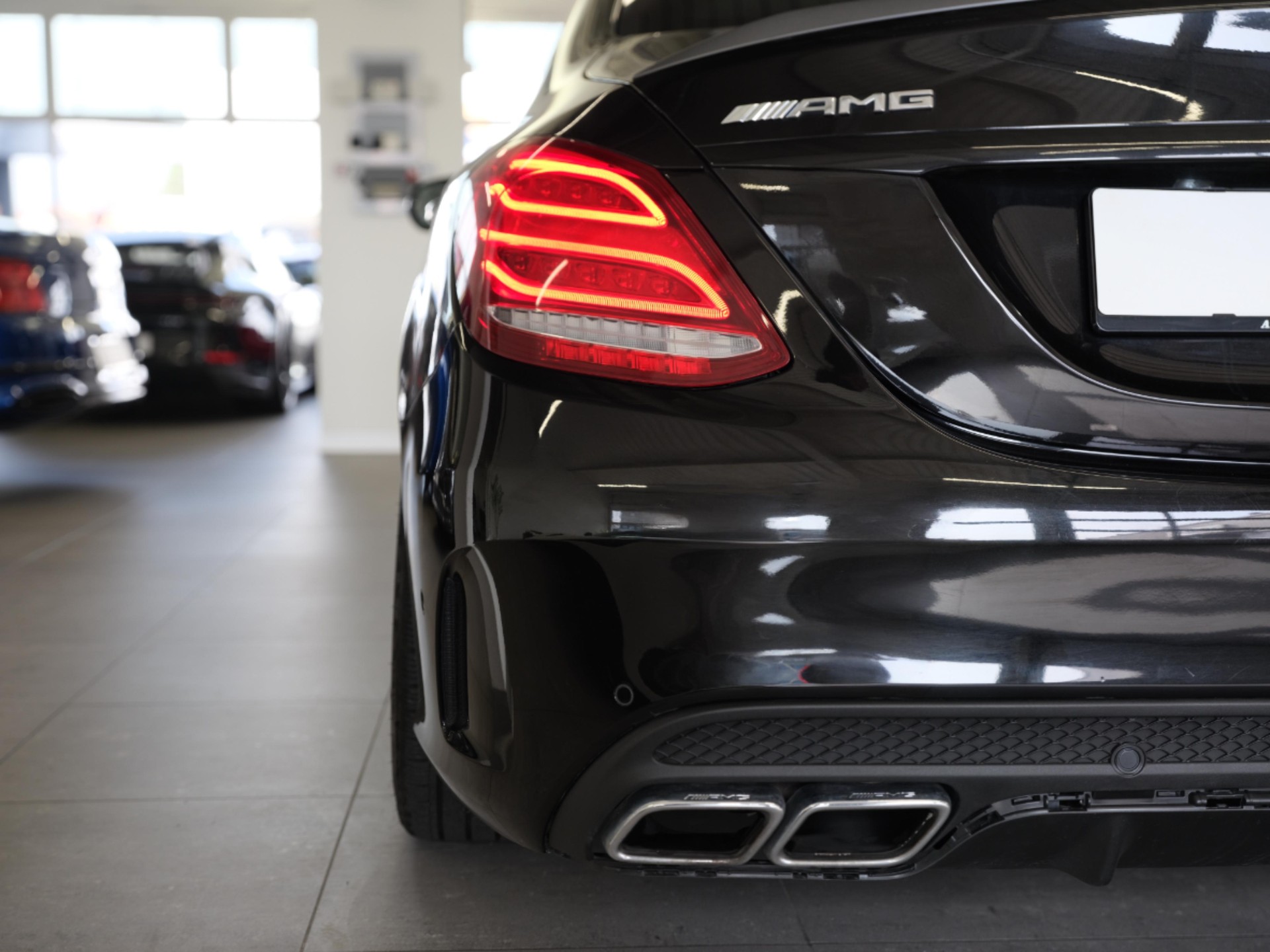 MERCEDES-BENZ C 63 AMG Speedshift *AMG Abgasanlage* *Panorama* *Burmester Soundsystem*-image-10