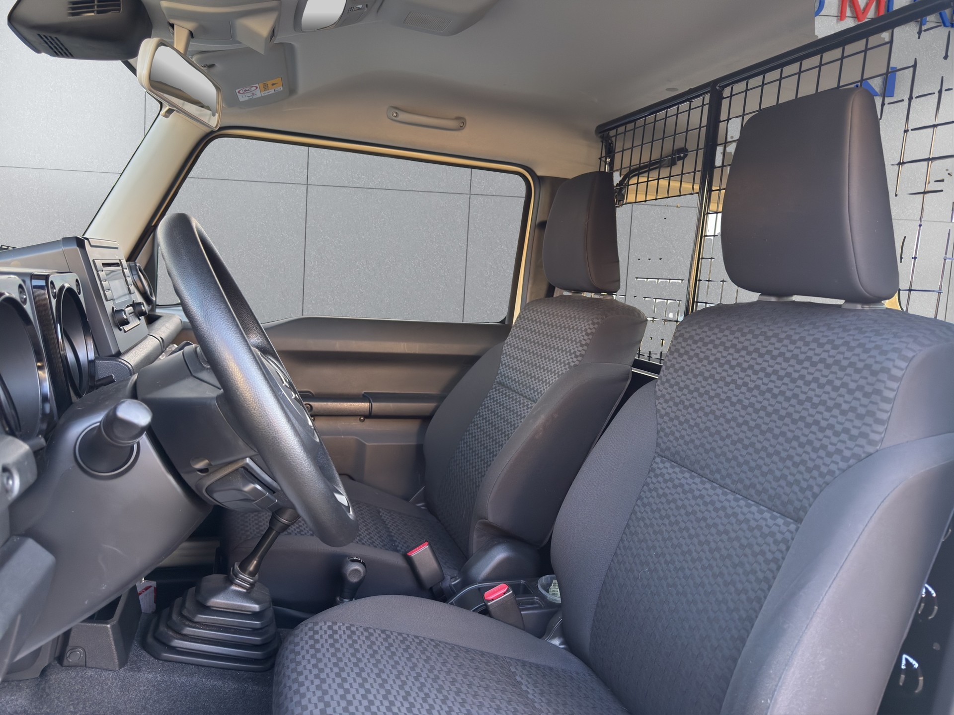 SUZUKI Jimny 1.5 Compact+ 4x4-image-8