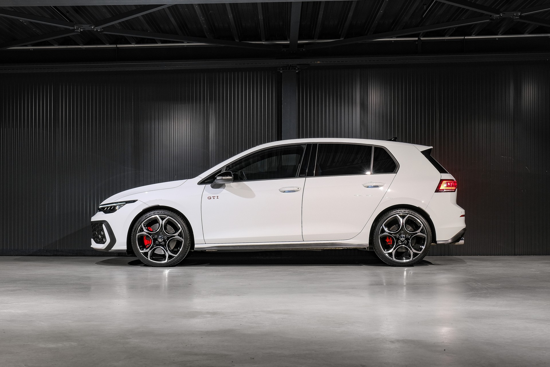 VW Golf 2.0 TSI GTI DSG LEDERPAKET-image-8