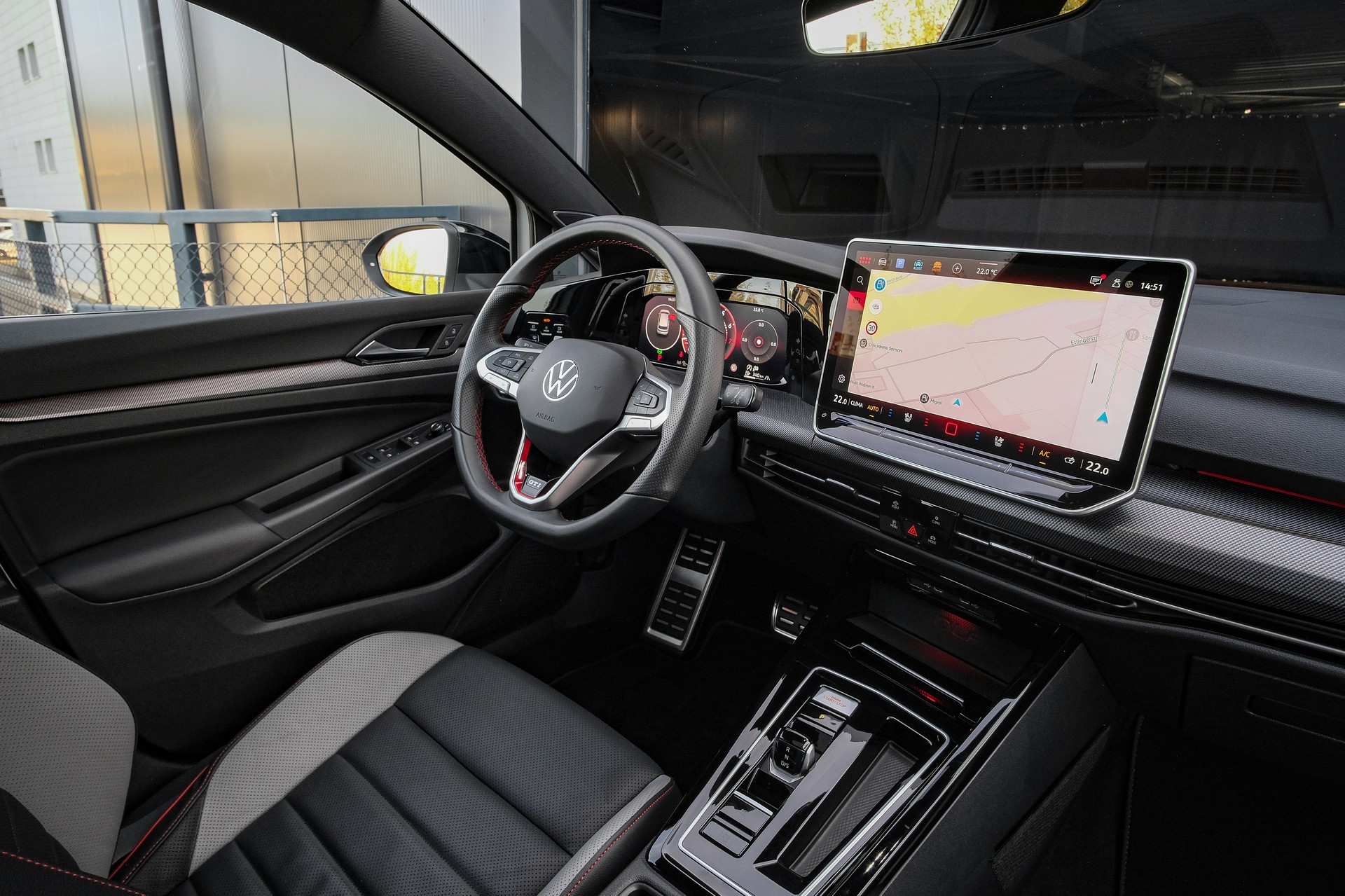 VW Golf 2.0 TSI GTI DSG LEDERPAKET-image-13