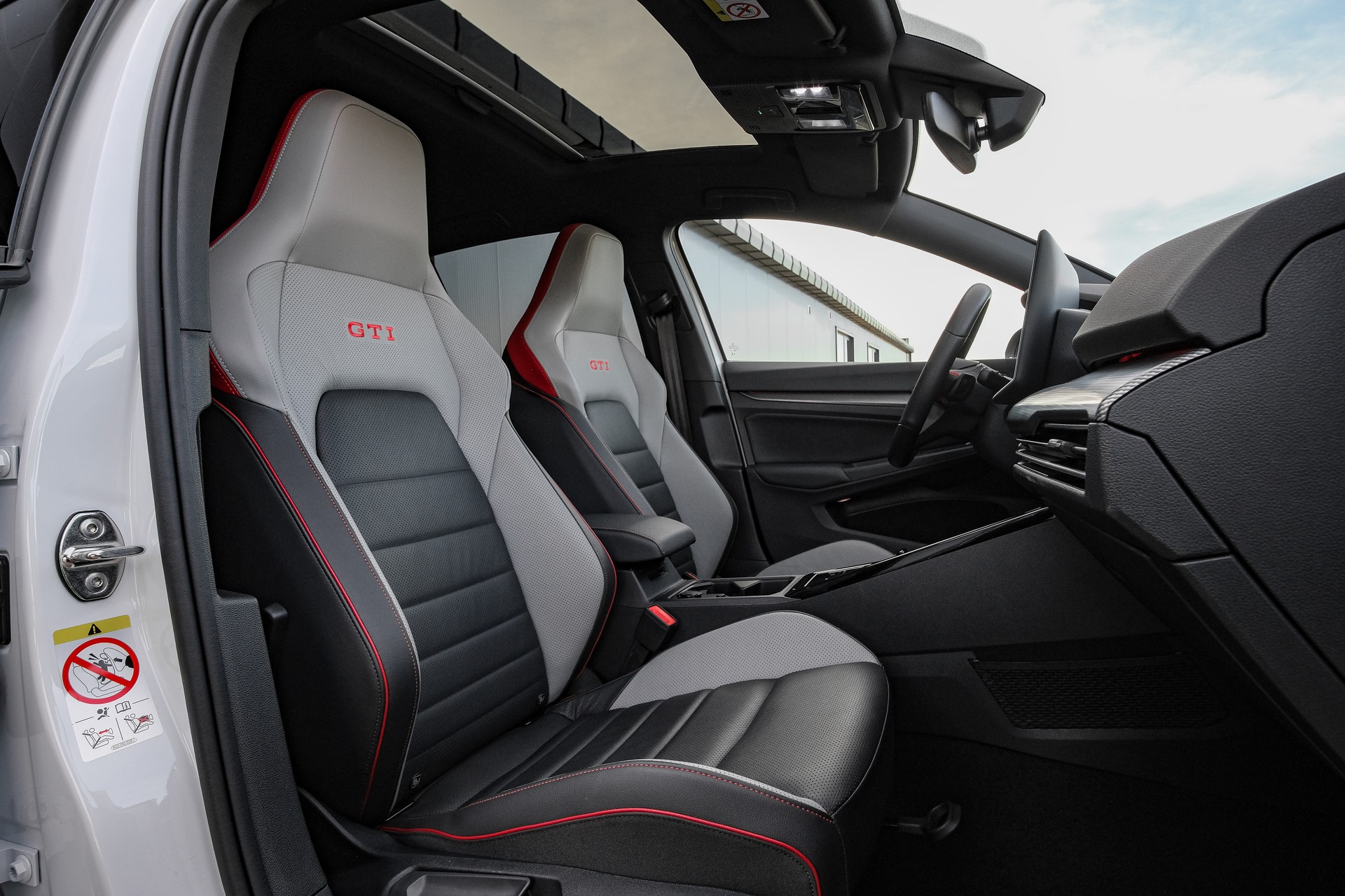 VW Golf 2.0 TSI GTI DSG LEDERPAKET-image-10