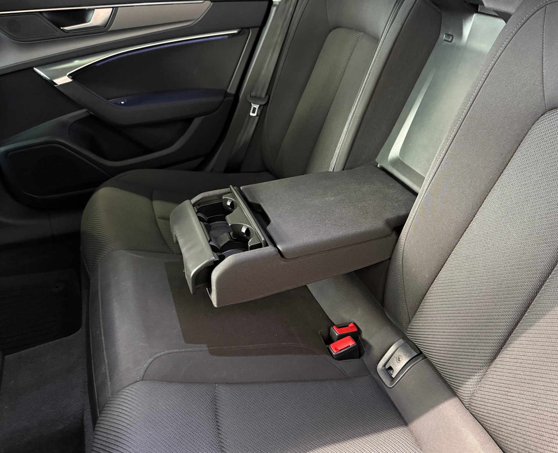AUDI A6 Avant 45 TFSI quattro S-tronic-image-15
