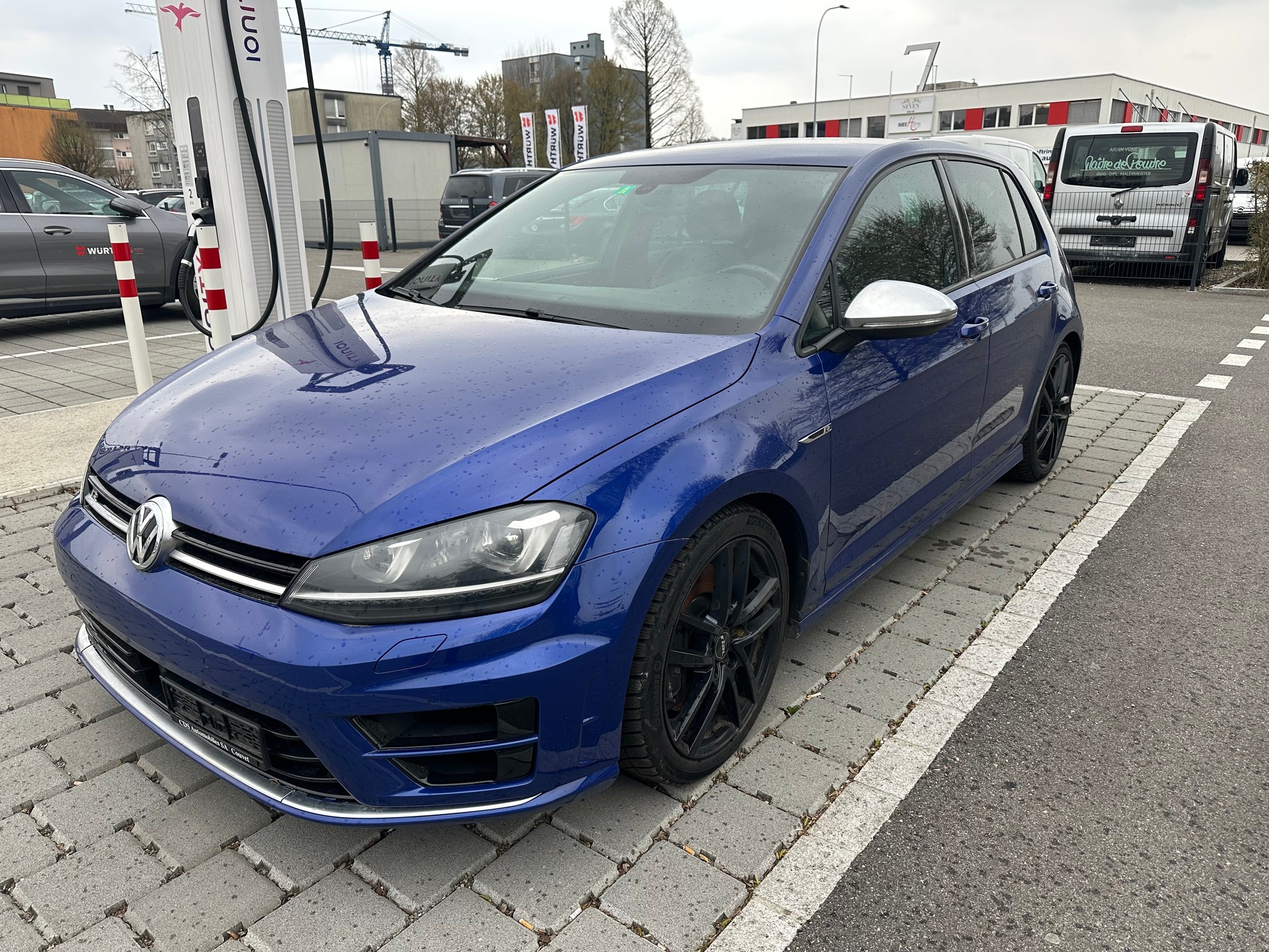 VW Golf 2.0 TSI R 4Motion-image-1