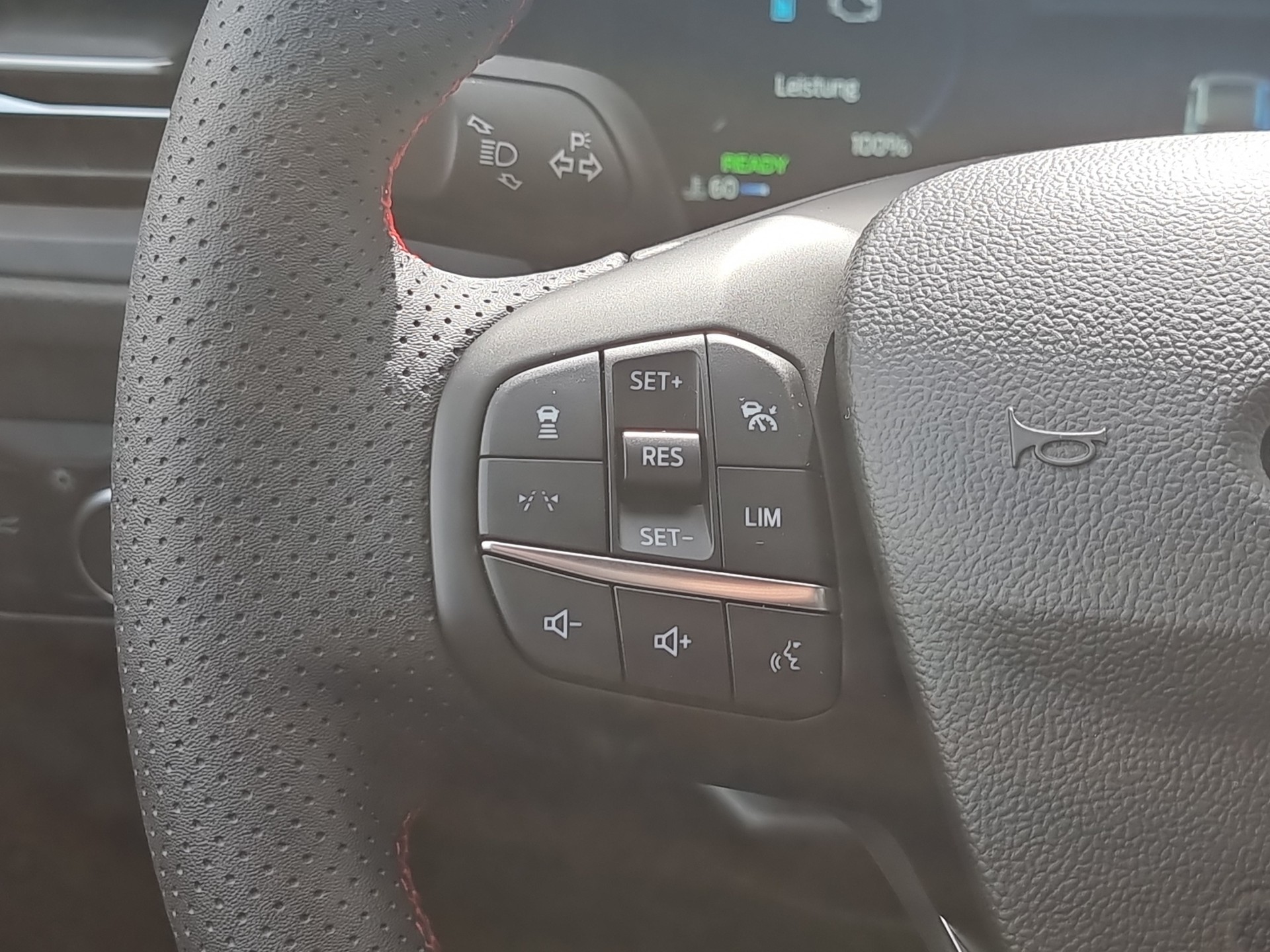 FORD Kuga 2.5 Hybrid ST-Line X 4x4-image-10