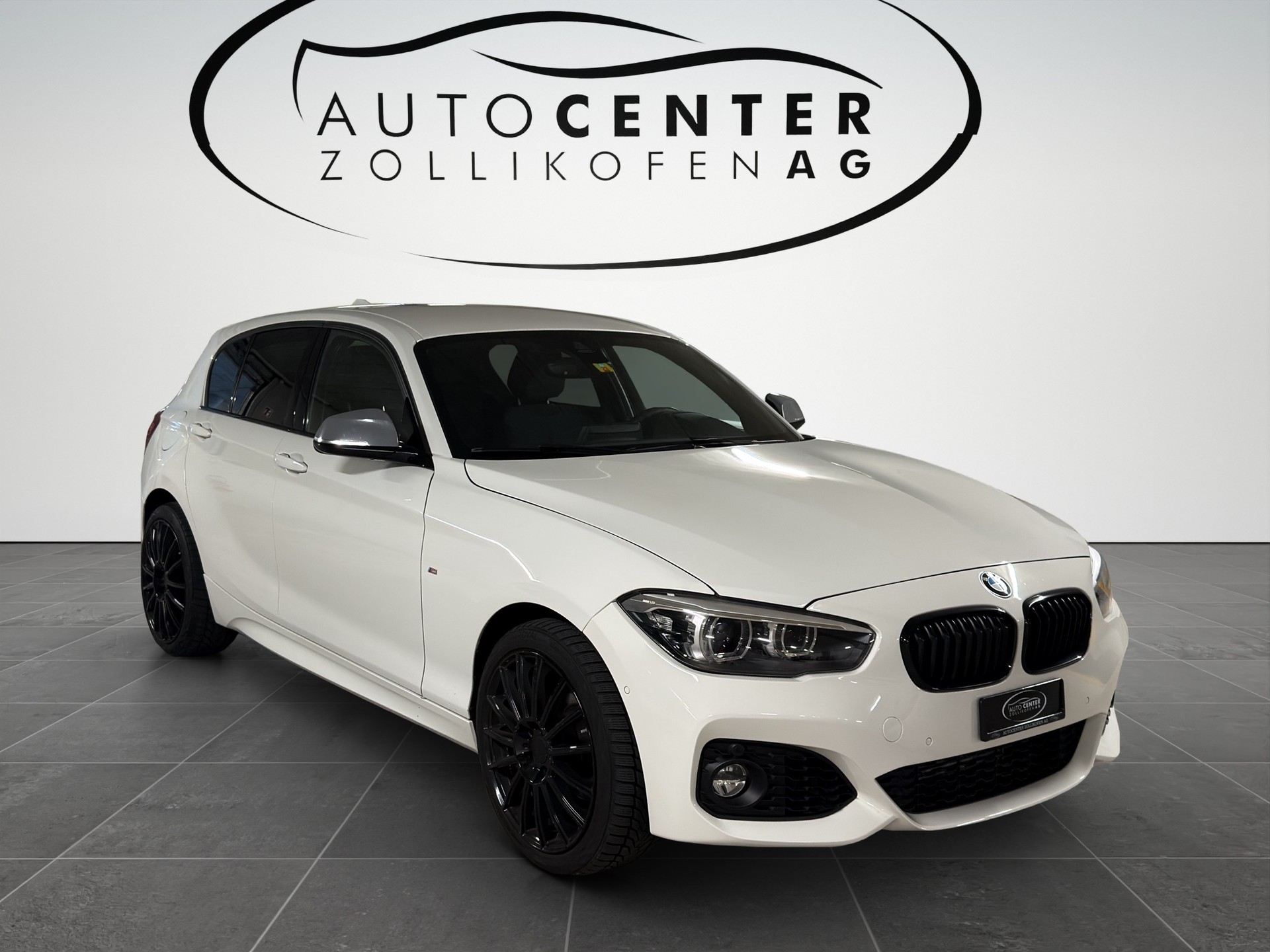 BMW 120d xDrive Edition M Sport Steptronic-image-2