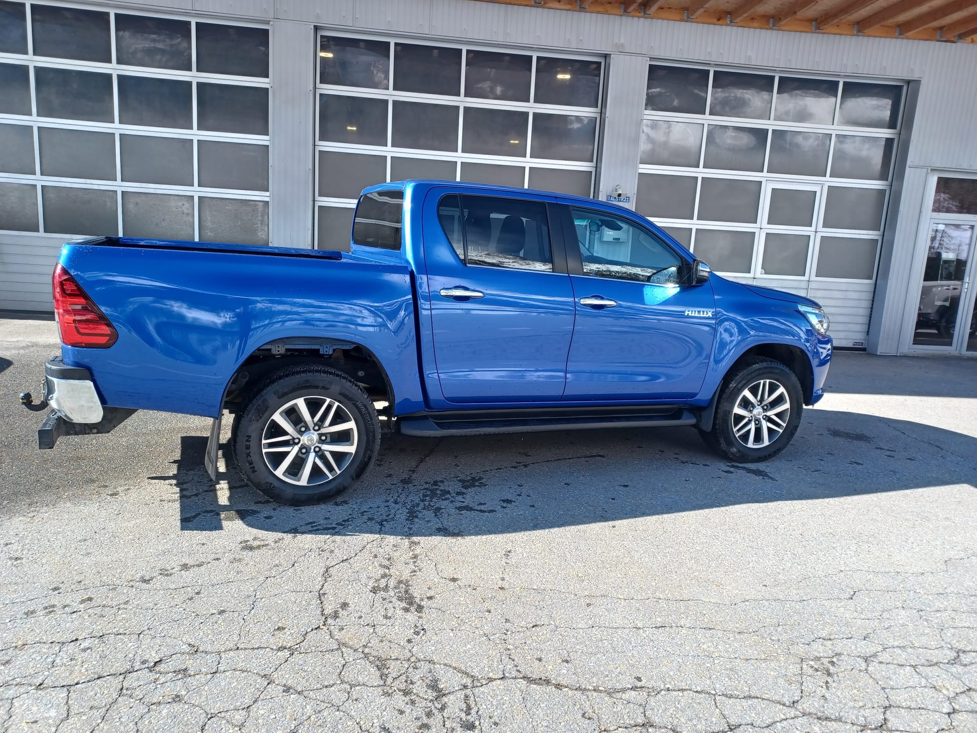 TOYOTA Hilux 2.4-4D Sol Premium Double Cab 4x4 A-image-3