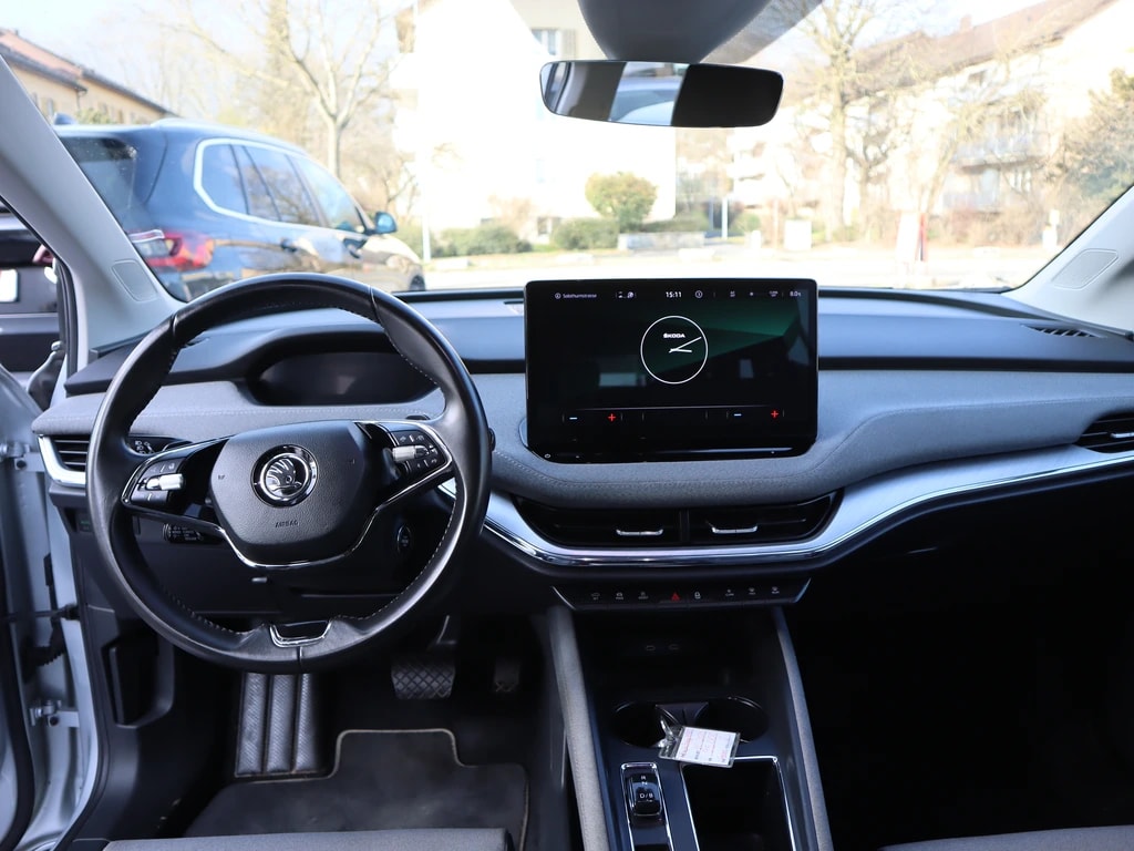 SKODA Enyaq iV 80 ** 204 PS ** Teil-Leder ** Gr-Navi ** RF-Kamera ** Abstandsregelsysteme ** Neues Modell **-image-9